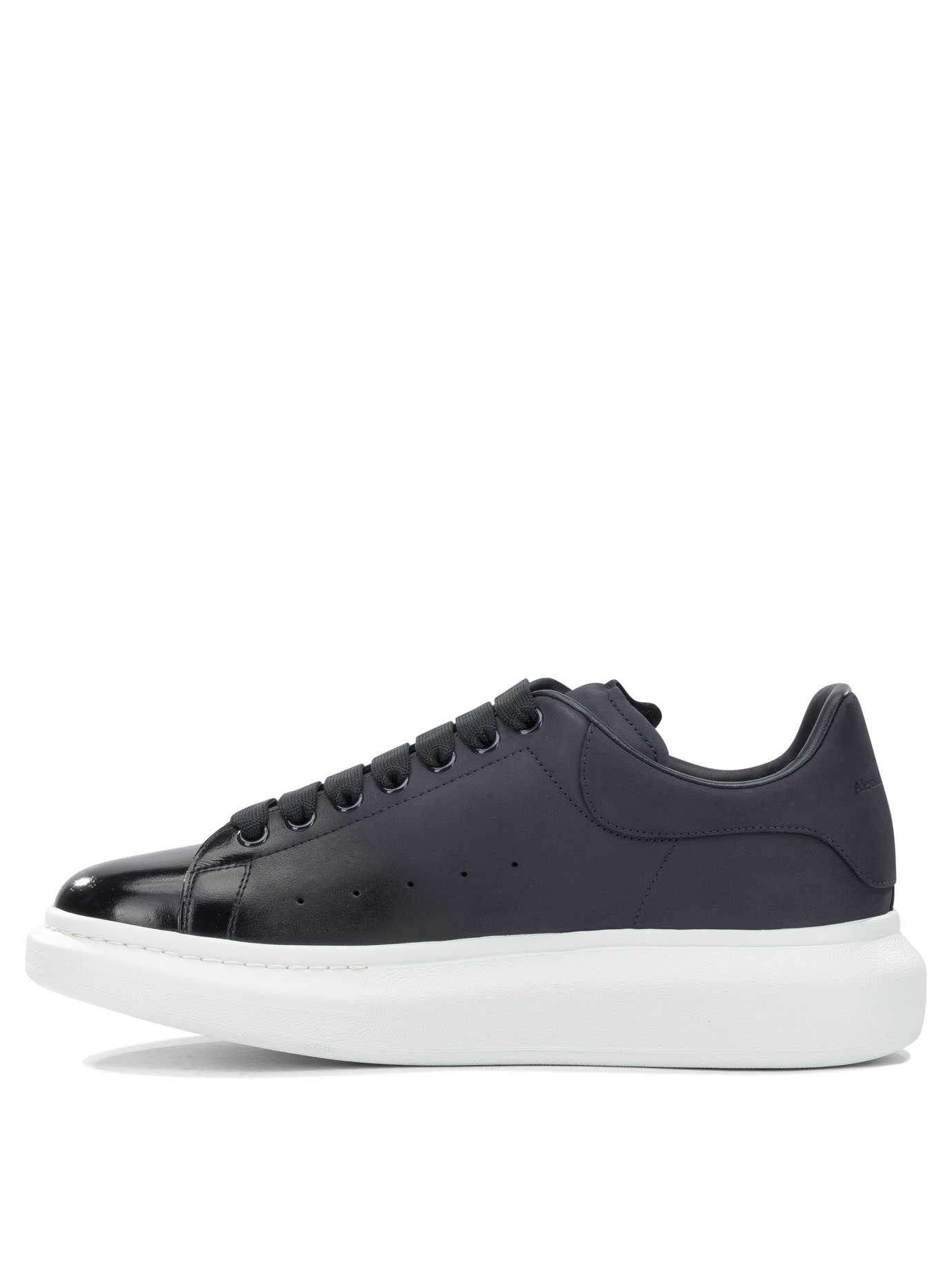[McQueen] Sneakers FW26 553680WIAKR4008