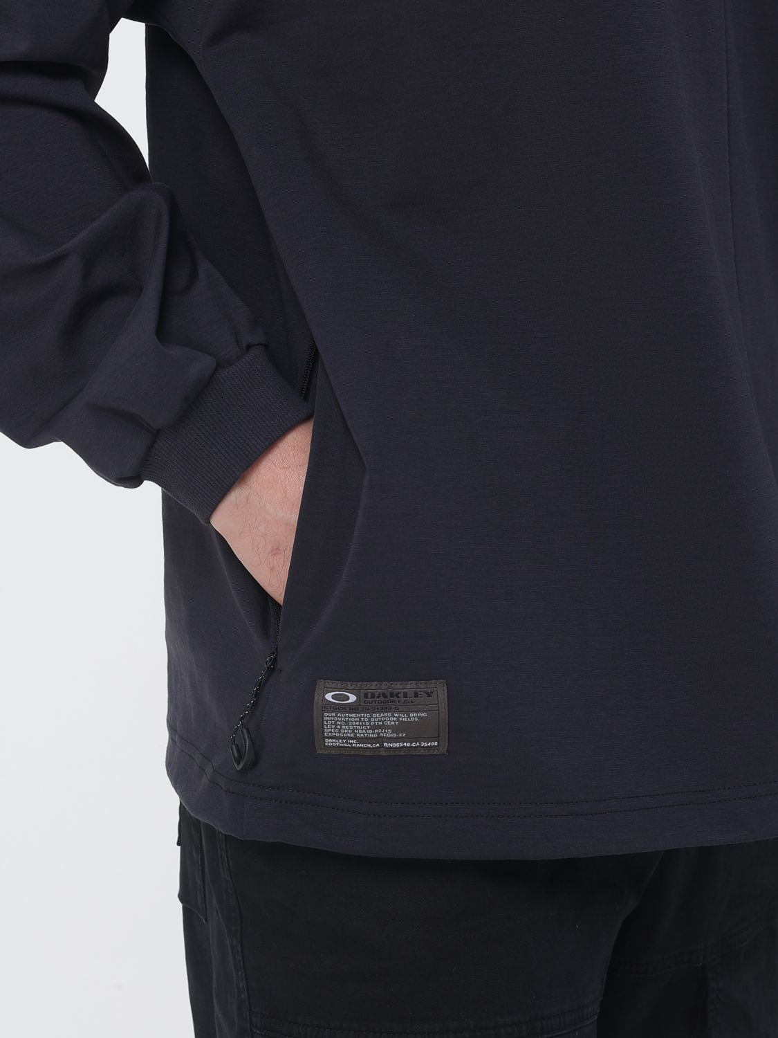 [Oakley] T-shirts Long Sleeve SS26 FOA408787 01N