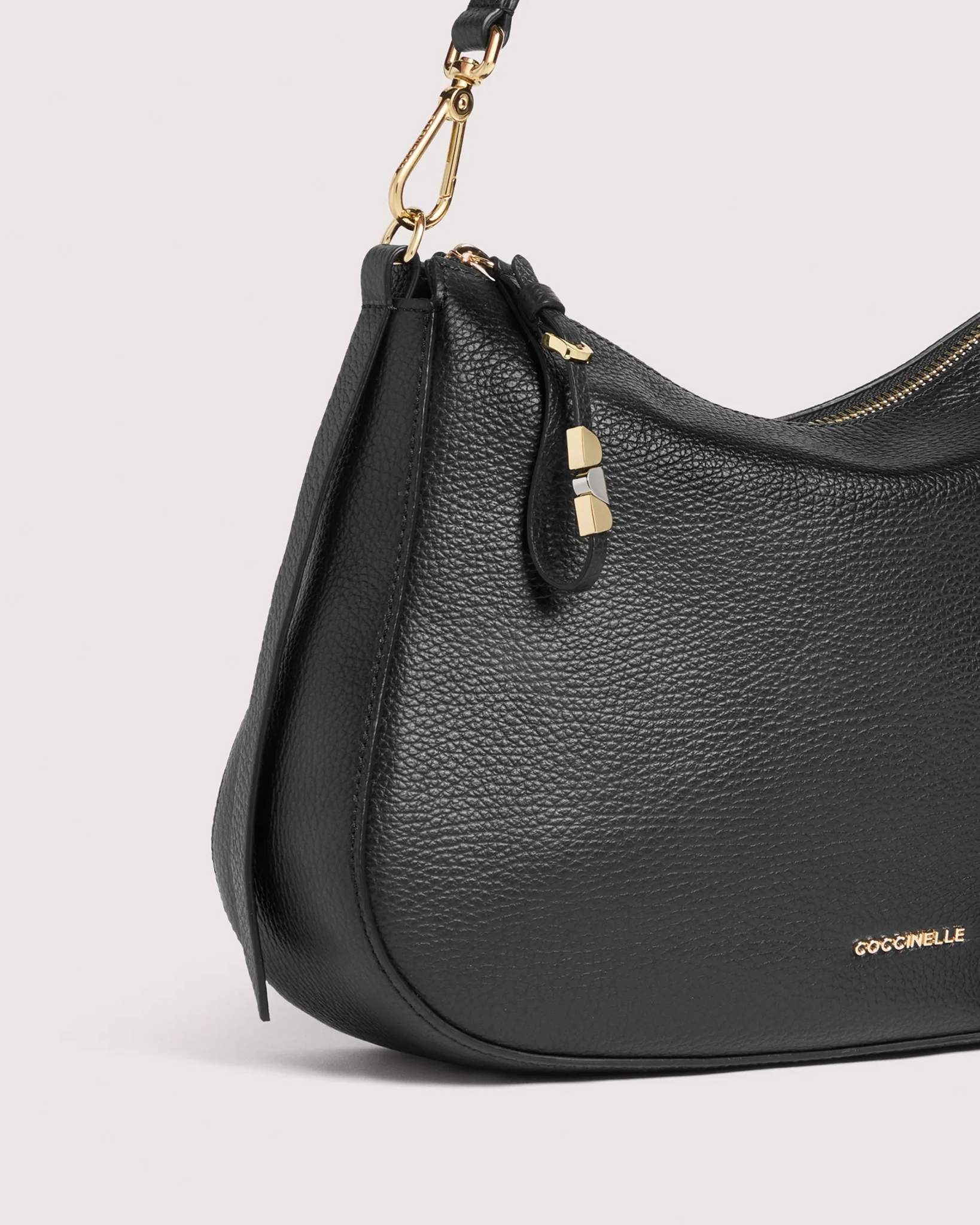 [Coccinelle] Shoulder bag FW26 E1U45130201001