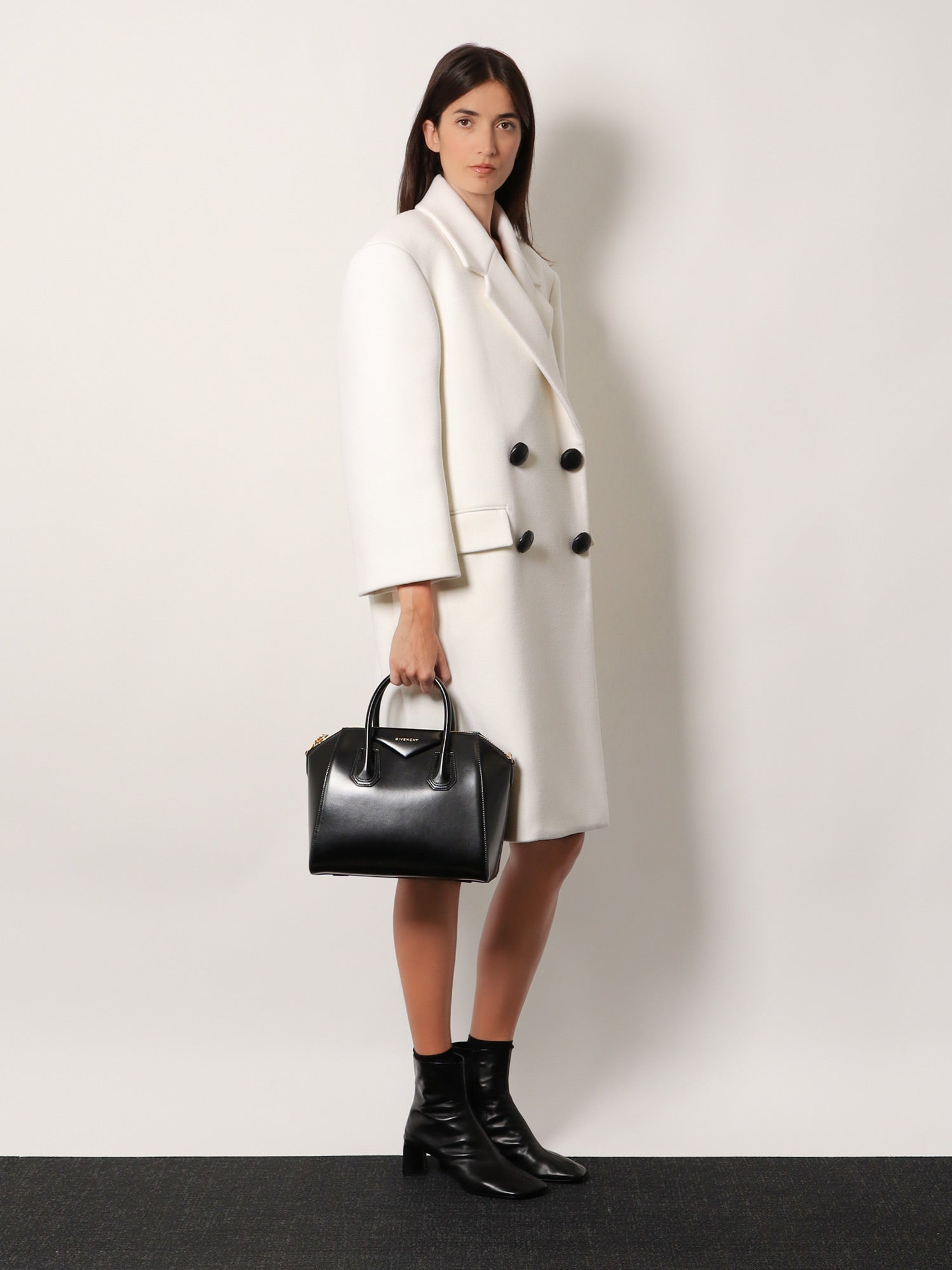 [Givenchy] Cross body bag FW26 BB5149B2AT001