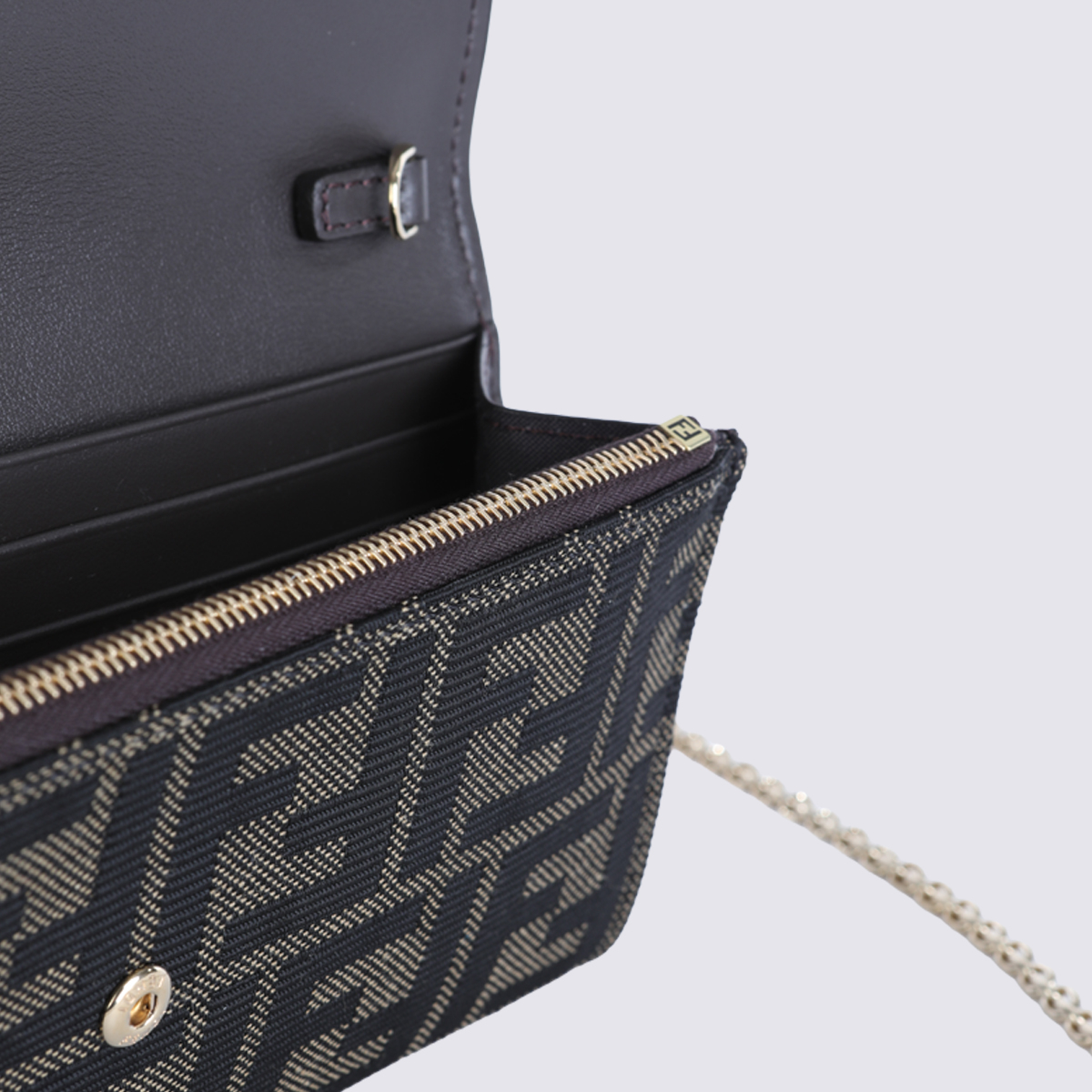 [Fendi] Wallet FW26 8M0596B1JYF0VAT