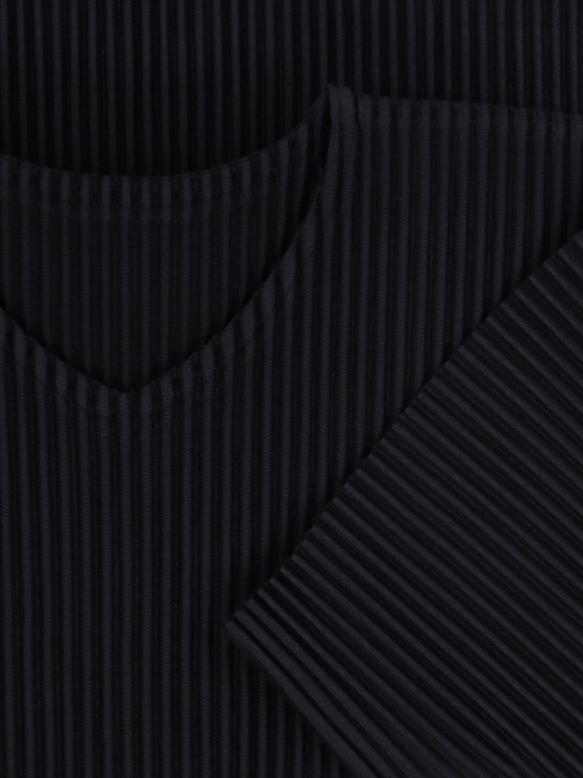 [HOMME PLISSE' ISSEY MIYAKE] T-shirts Short Sleeve FW26 HP68JK07315