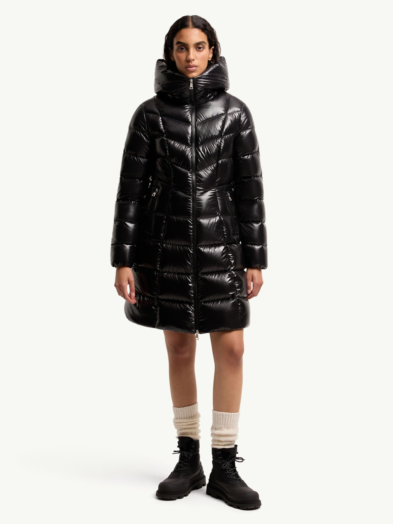 [Moncler] Down jacket FW26 L20931C00018597Z8999