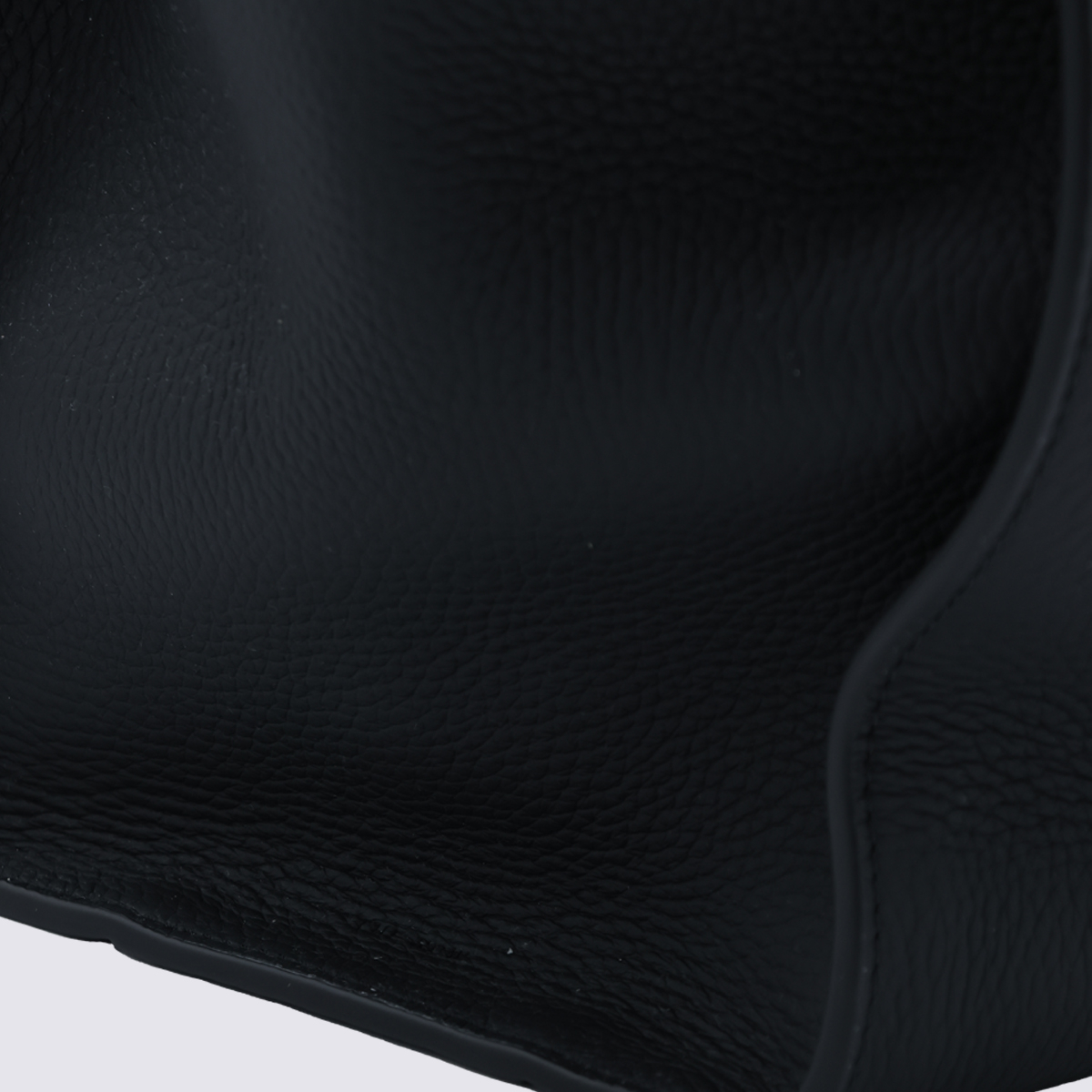 [THE ROW] Shoulder bag FW26 W1800L133BAS