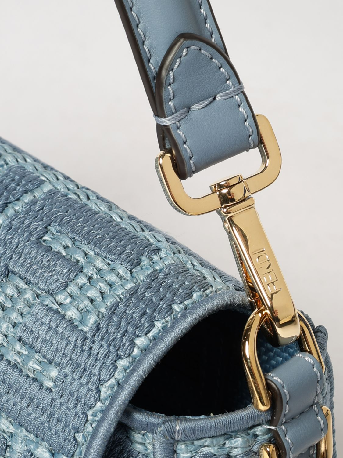 [Fendi] Shoulder bag FW26 8BR600AY6G F1X82