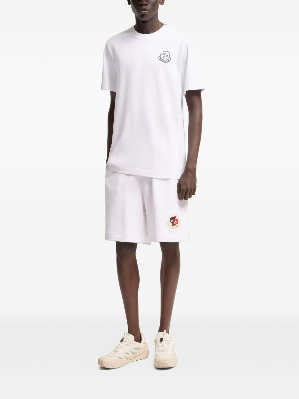 [Moncler] T-shirts Short Sleeve FW26 L2 091 8C000 25 89AUG 00A