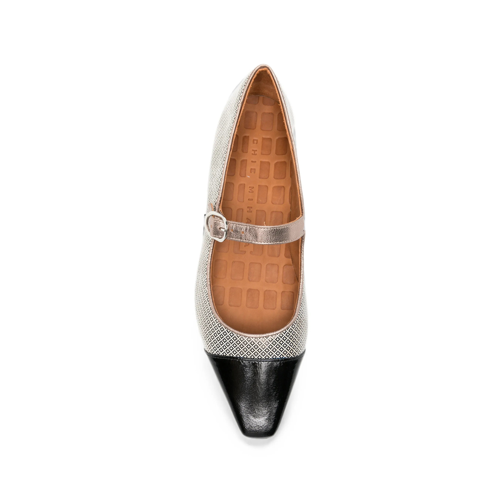 [CHIE MIHARA] Flat shoes FW26 GALLET  IRON