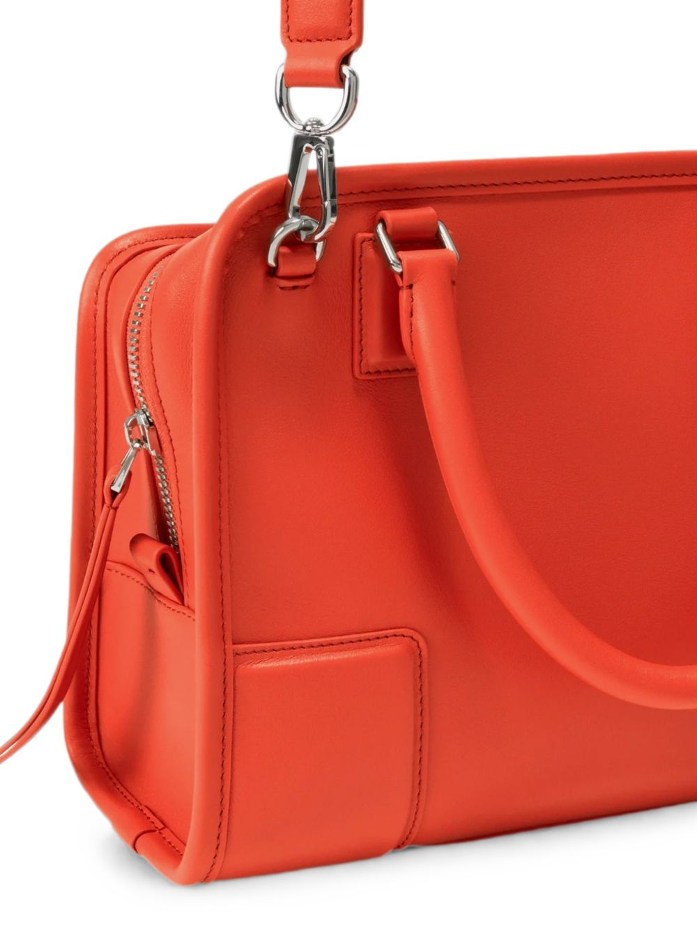 [Loewe] Clutch bag FW26 A039AS0X015557