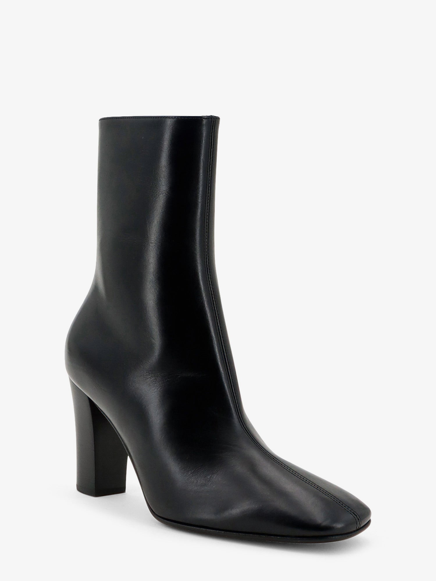 [THE ROW] Boots FW26 F001240L872BLK