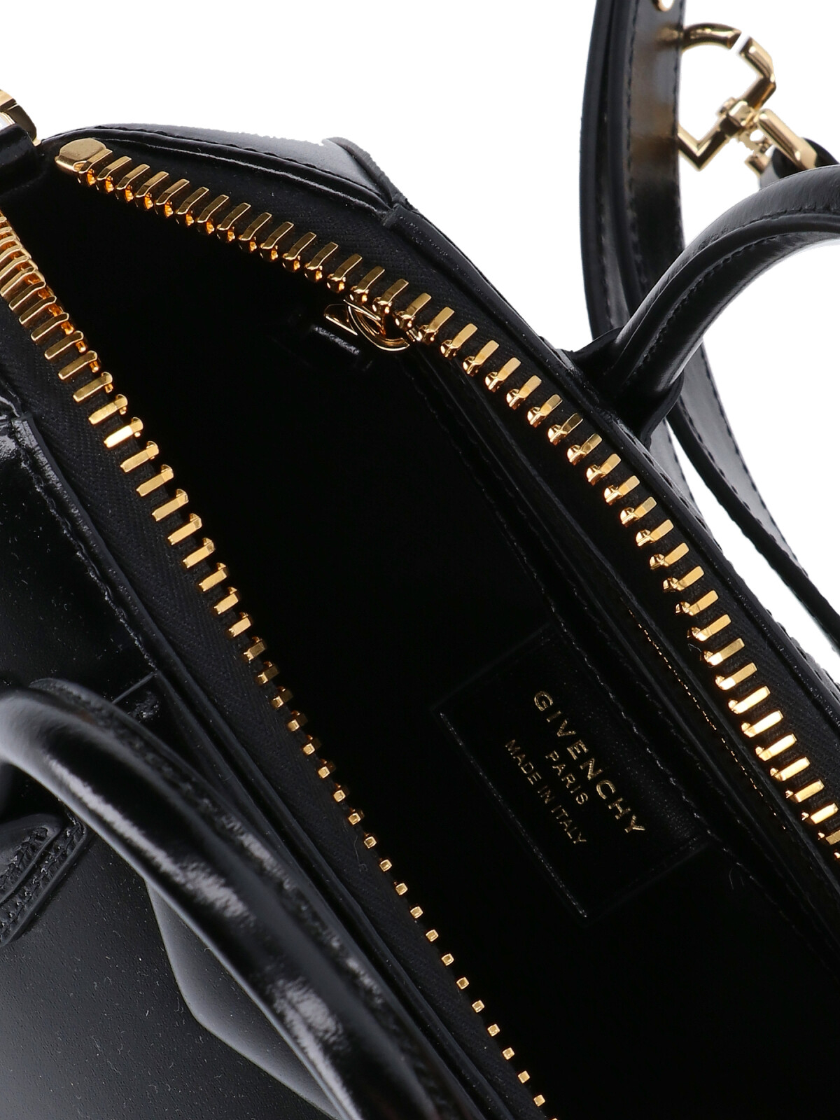 [Givenchy] Shoulder bag FW26 BB5148B2AT001