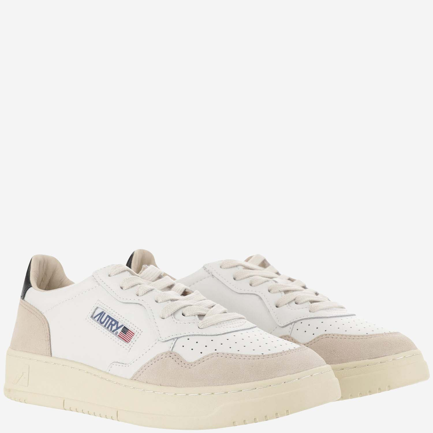 [AUTRY] Sneakers FW26 AULMLS21LEATSUEDEWHTBLK