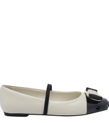[Salvatore Ferragamo] Flat shoes FW26 77743701J183MASCARPONE/NERO