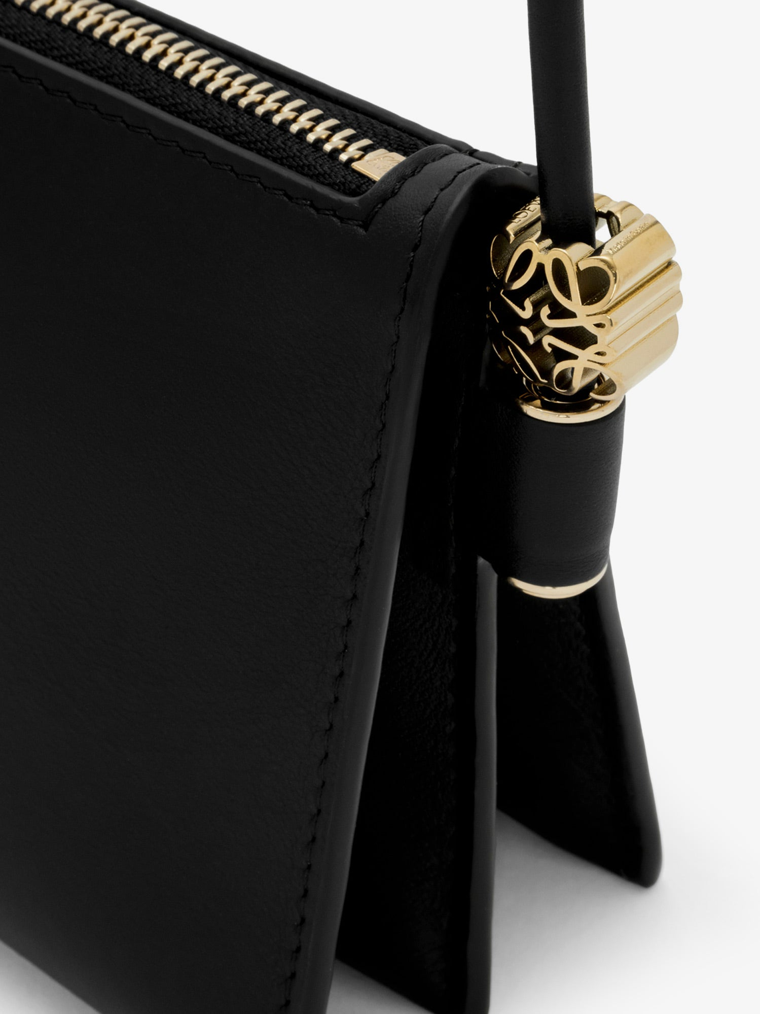 [Loewe] Cross body bag FW26 C630R10X031100