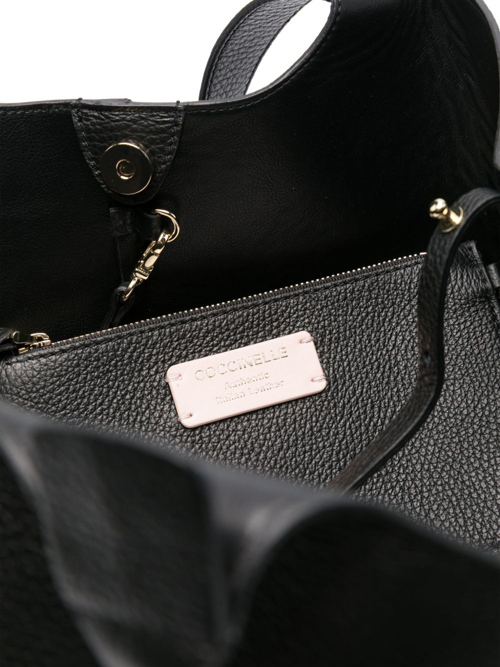 [Coccinelle] Shoulder bag FW26 E1SHA110101 001