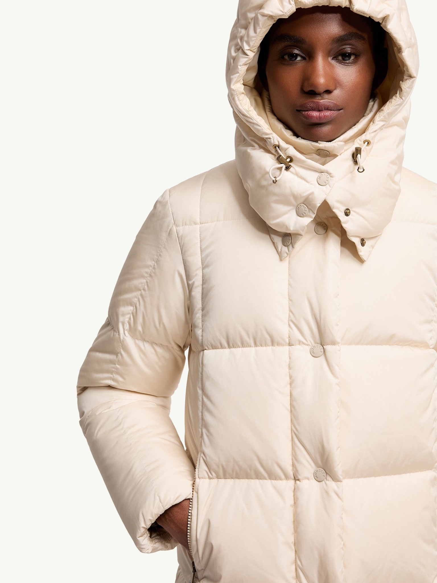 [Moncler] Down jacket FW26 L20931C00012539ZD201