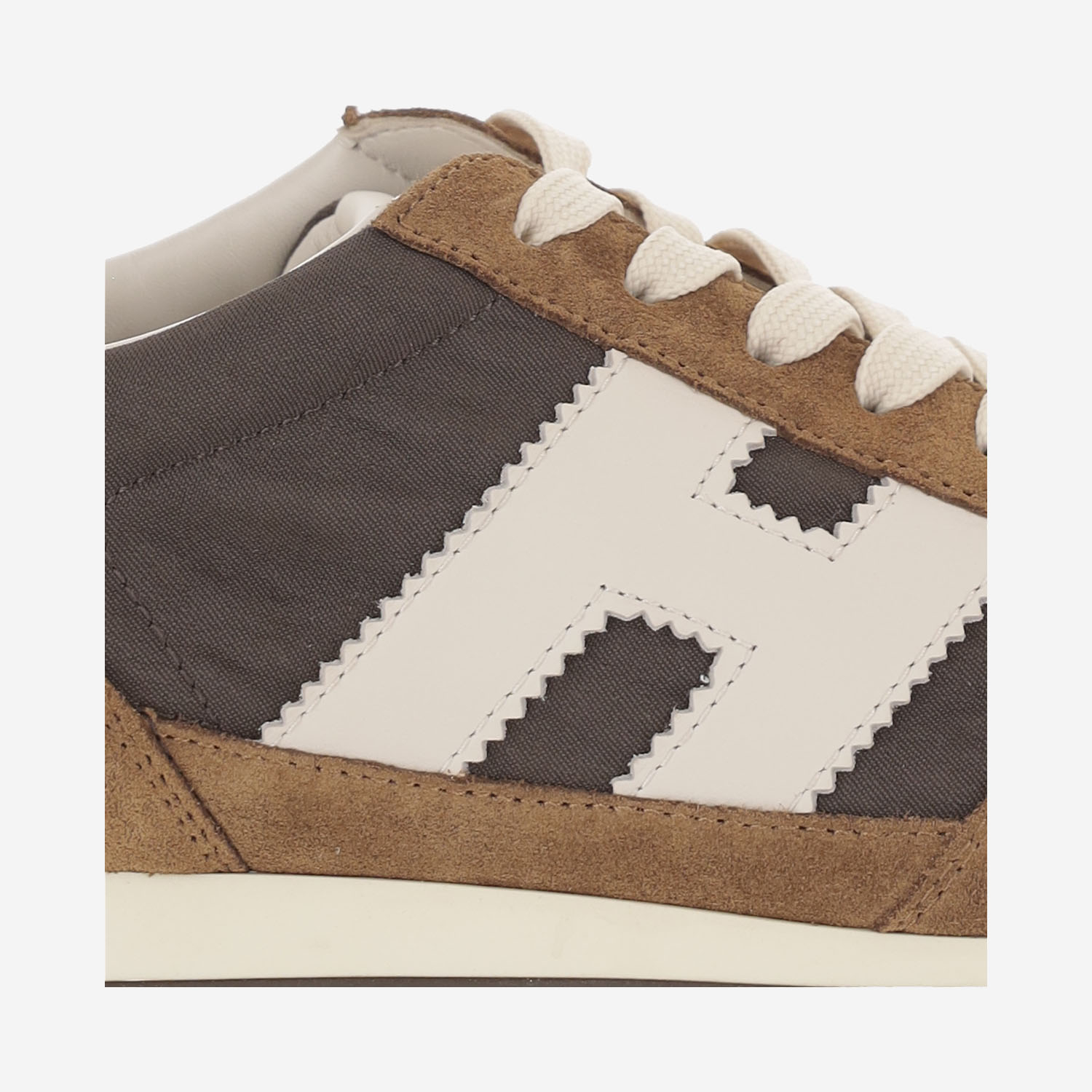 [Hogan] Sneakers FW26 HXM6990GH10V4R6L53