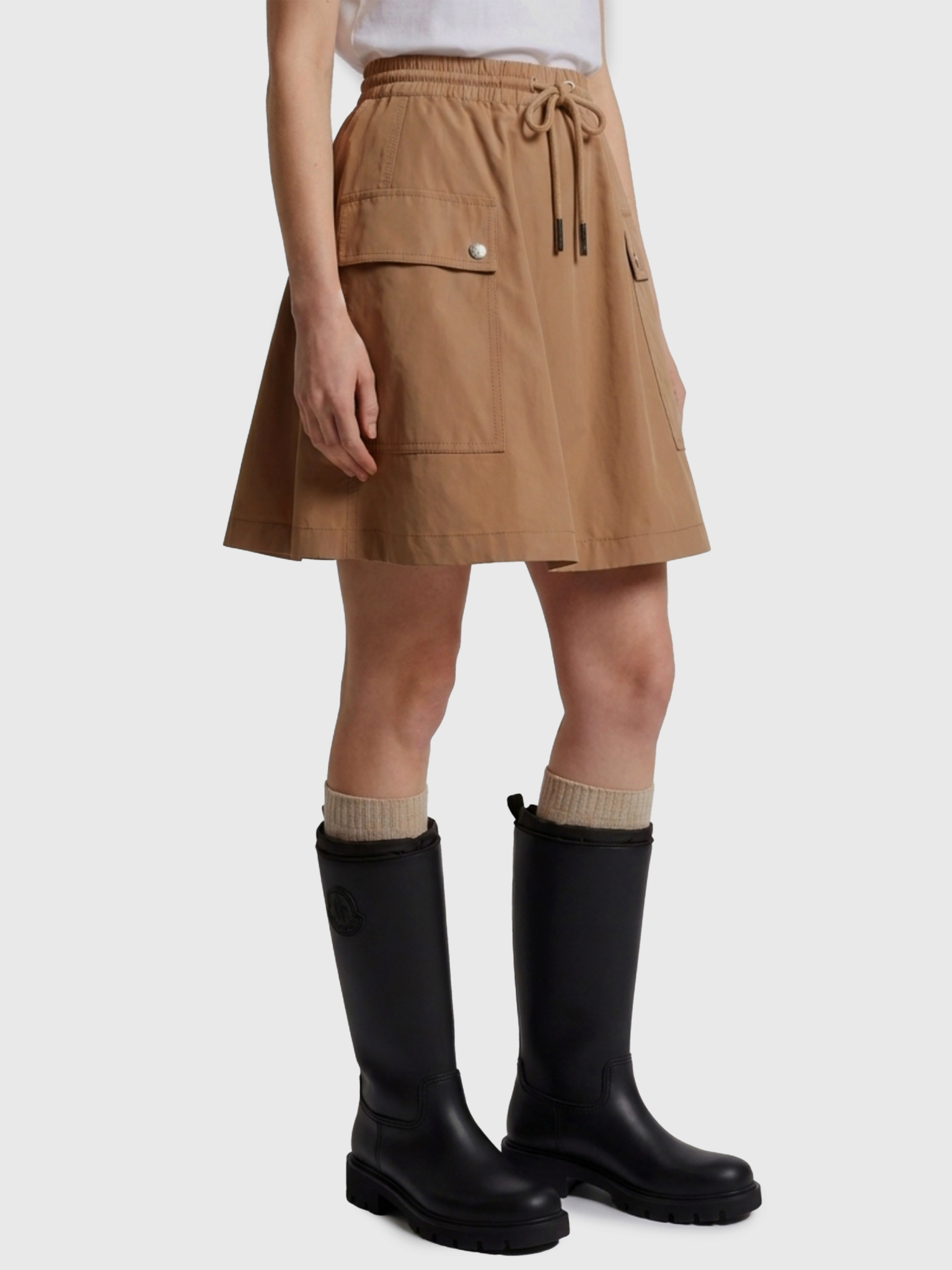 [Moncler] Mini skirt FW26 L20932D00024_599MD_24N