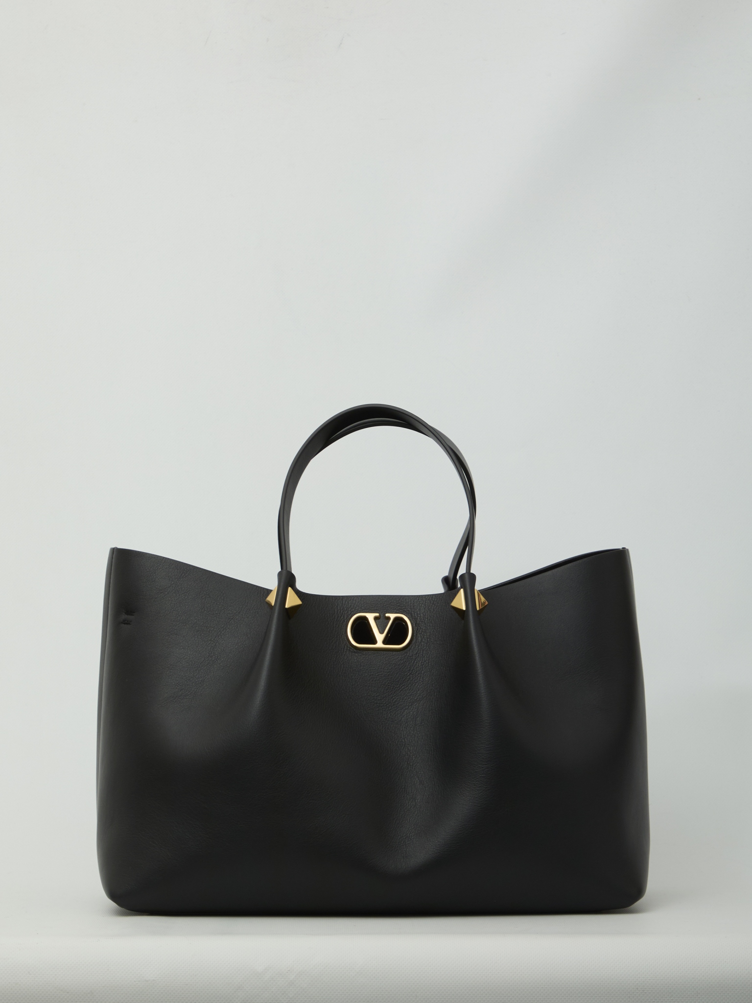 [Valentino Garavani] Shoulder bag FW26 9W2B0T82_WLA_0NO