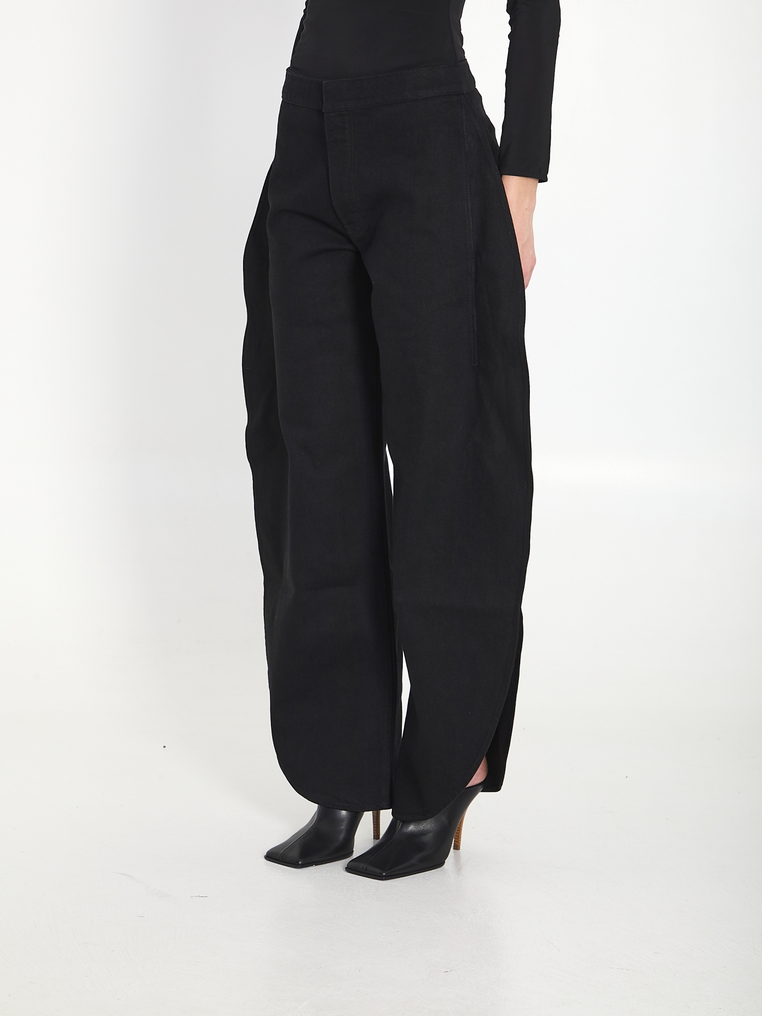[Alaia] Jeans SS26 AA9P0253D003C__995