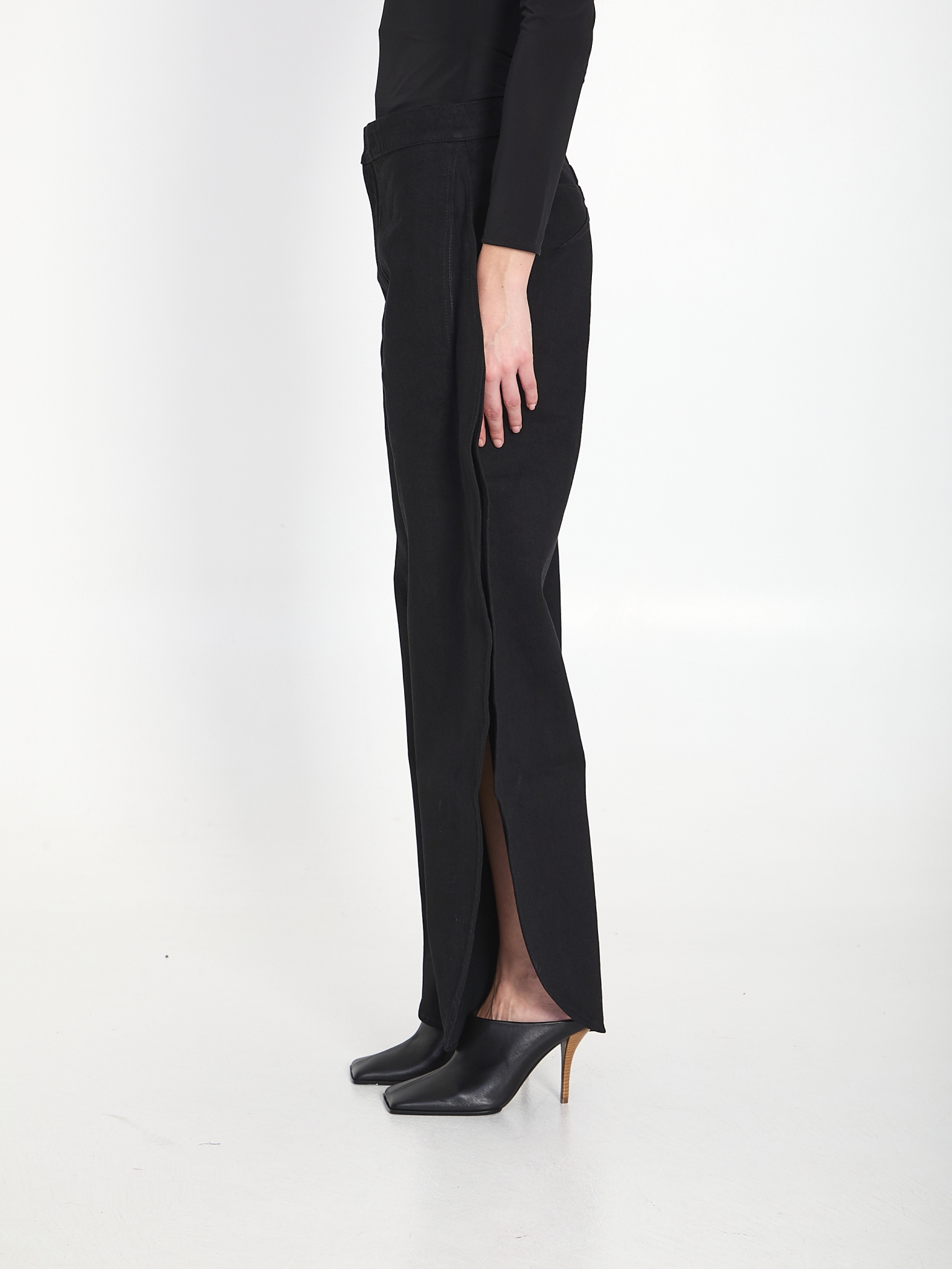 [Alaia] Jeans SS26 AA9P0253D003C__995