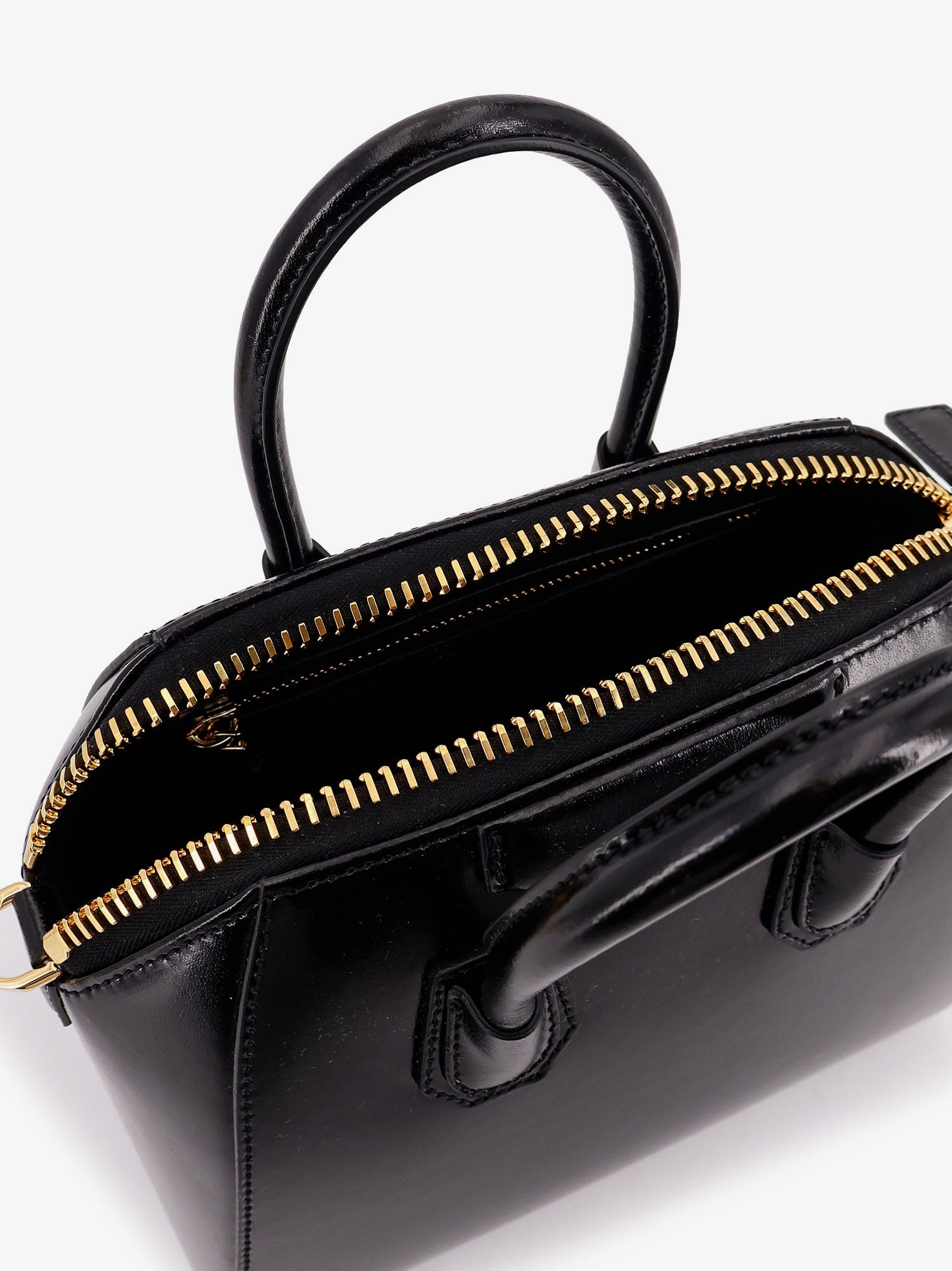 [Givenchy] Cross body bag FW26 BB5148B2AT001