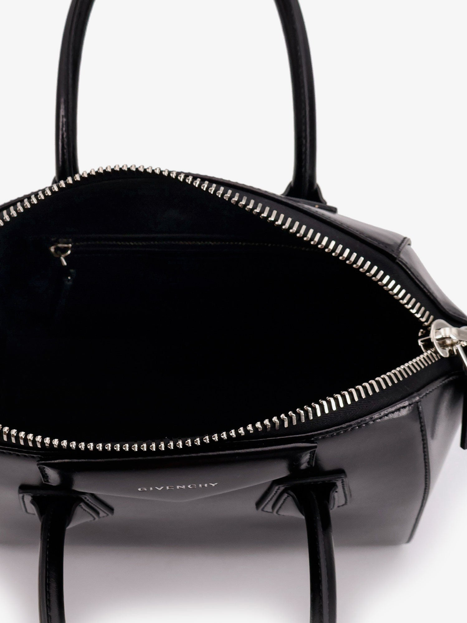 [Givenchy] Cross body bag FW26 BB5149B1R0001