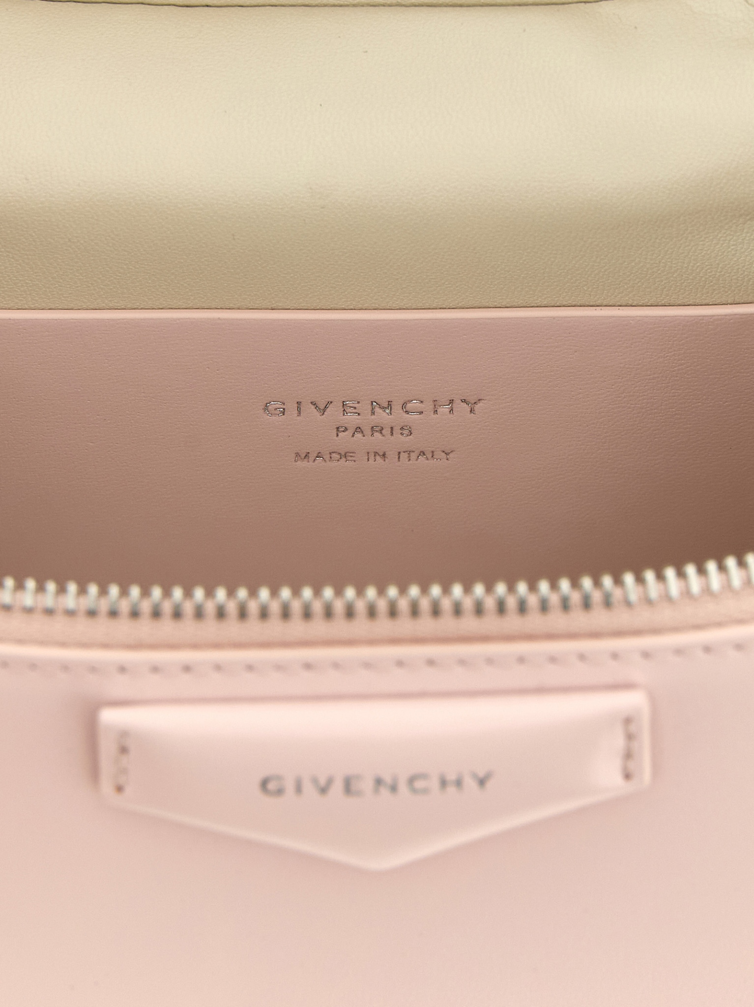 [Givenchy] Cross body bag SS26 BB60QMB00D661
