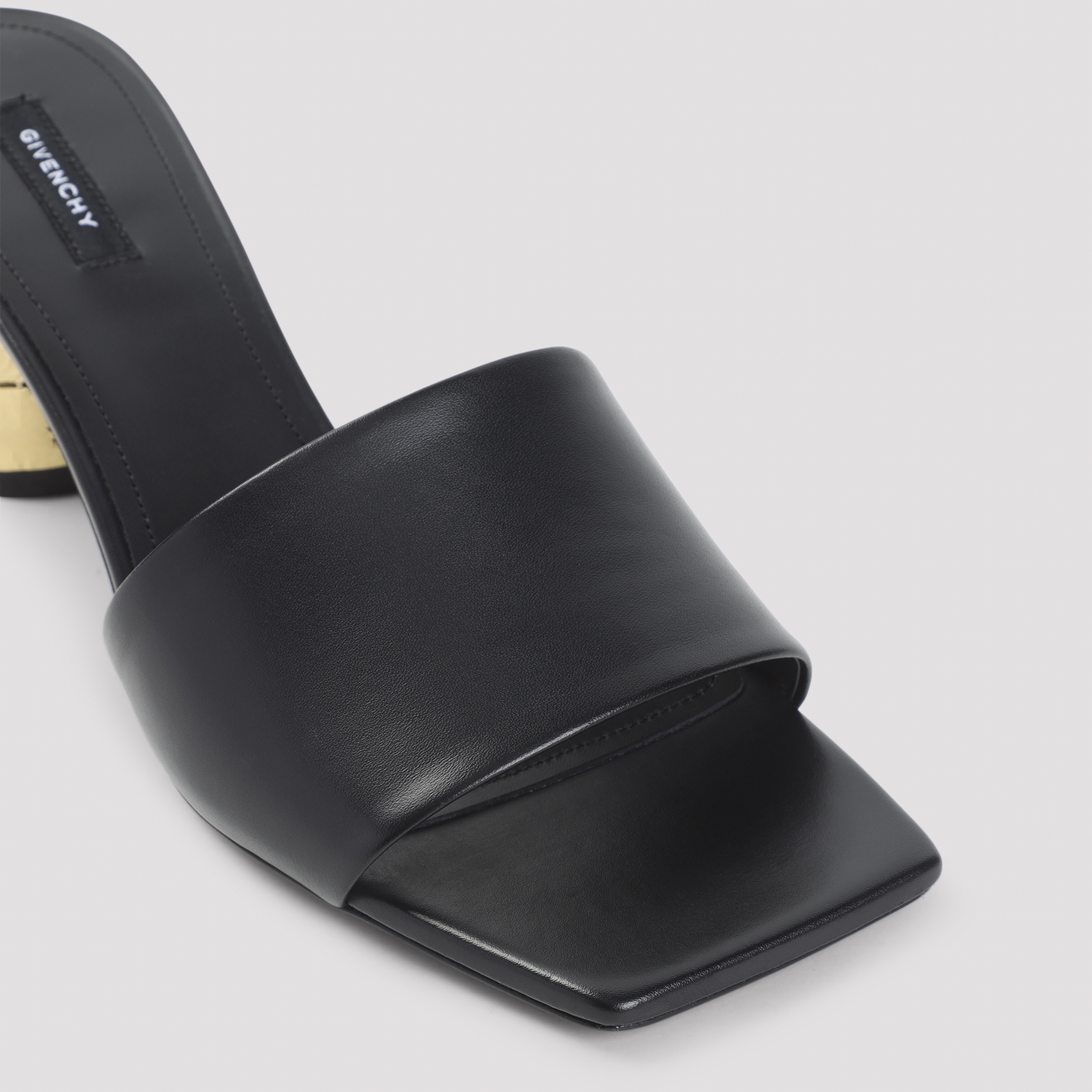[Givenchy] Sandals FW26 BE30AGE1J7