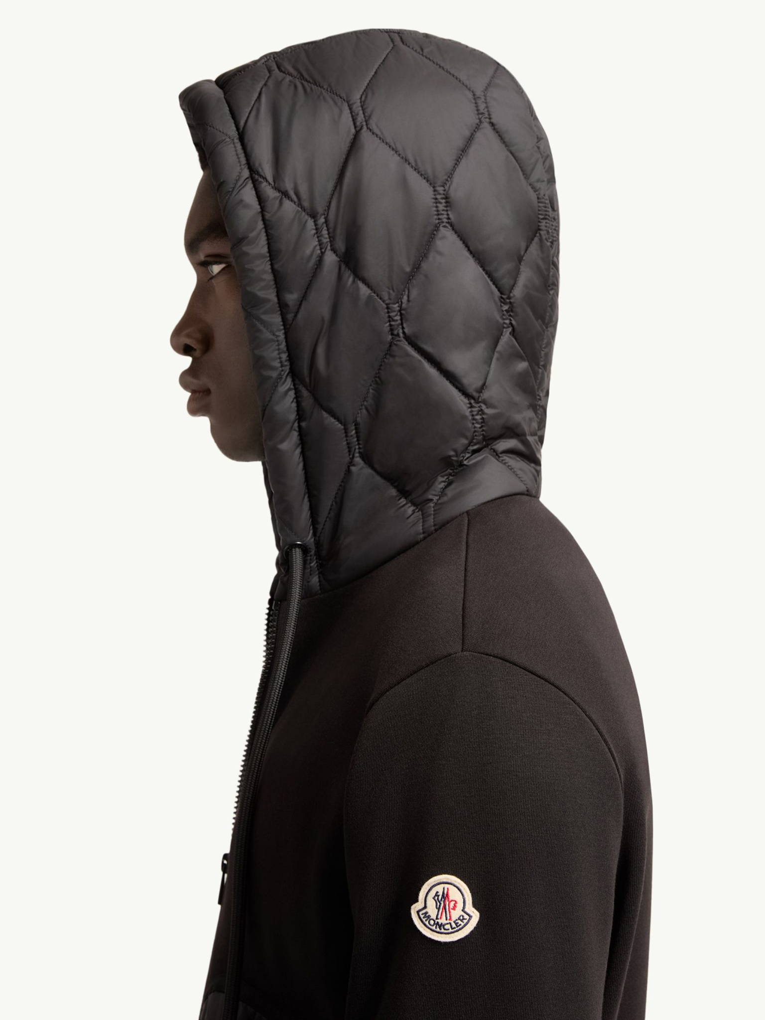 [Moncler] Zip up FW26 L20918G0004389B3P999