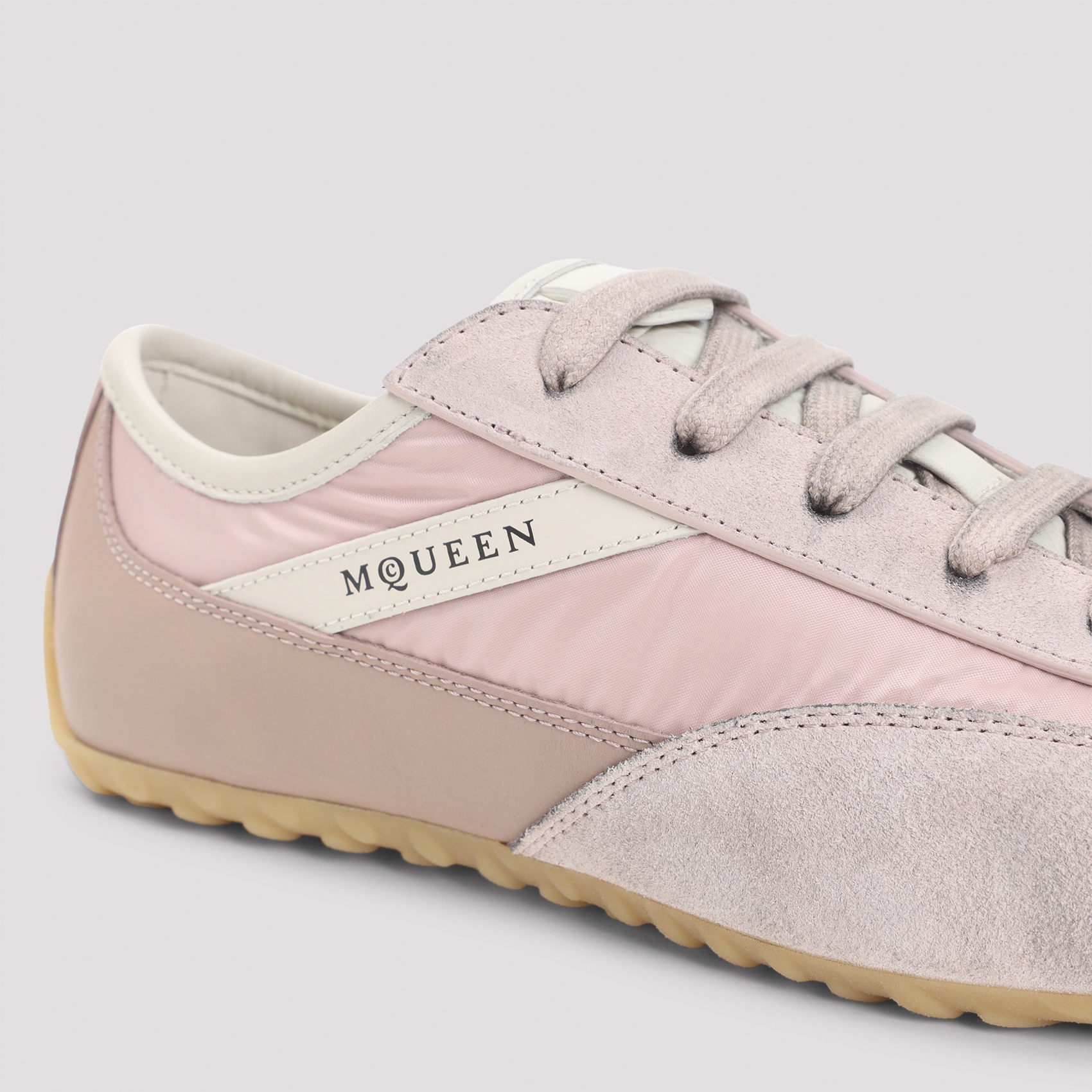 [Alexander McQueen] Sneakers FW26 868495.WIAK1