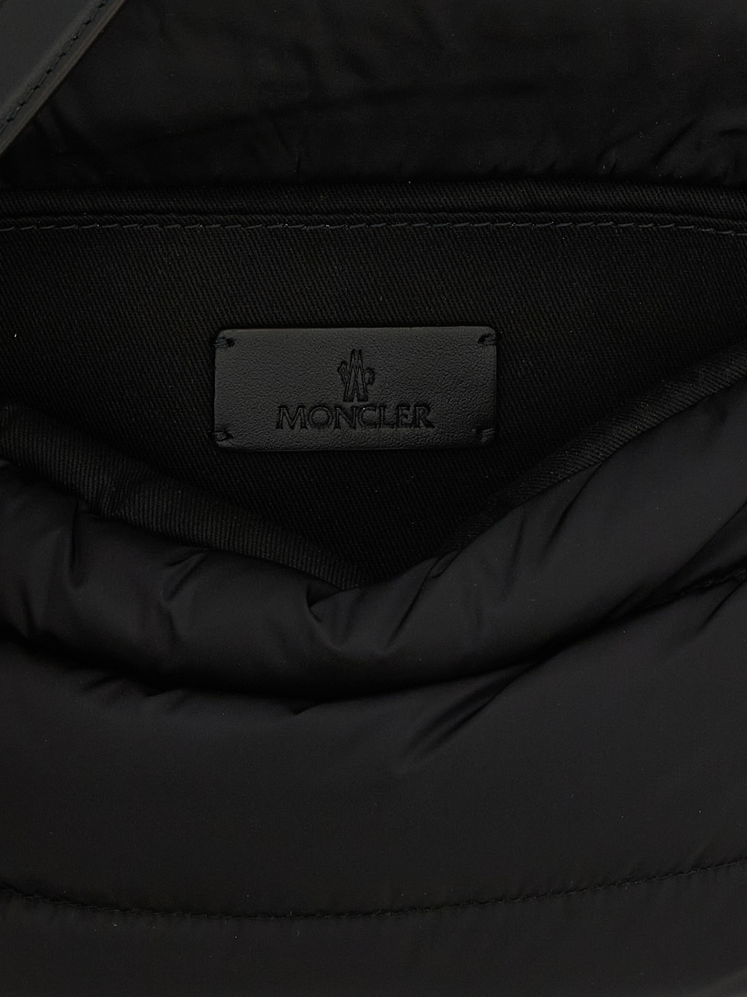 [Moncler] Shoulder bag FW26 L209B5I00001M6275999