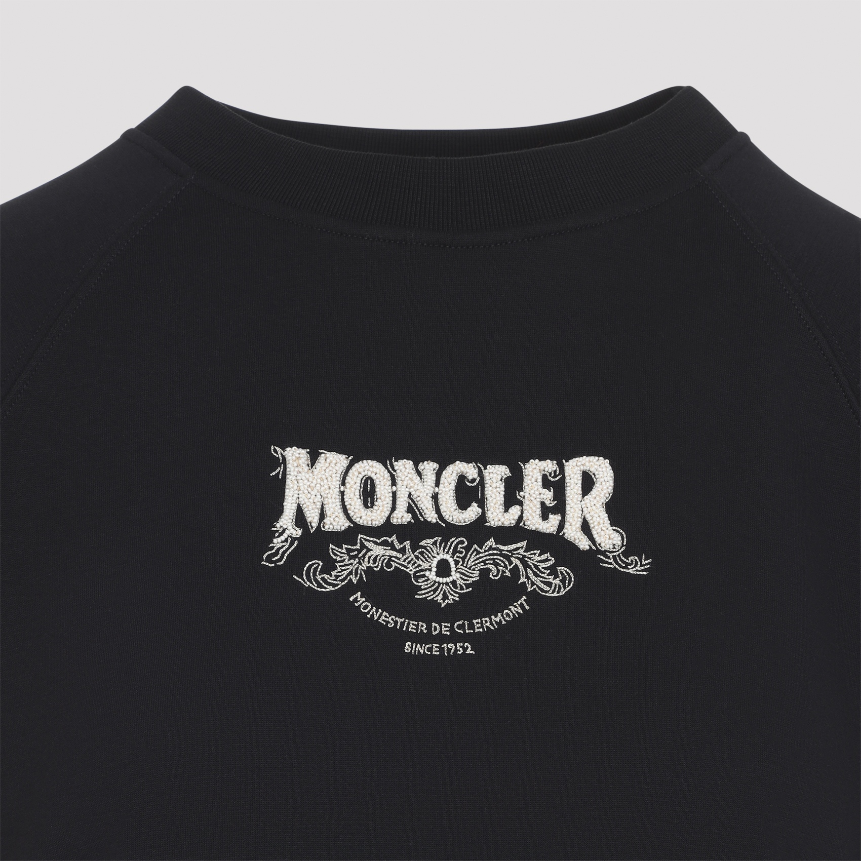 [Moncler] Sweatshirt FW26 L20938G00033.89ALI