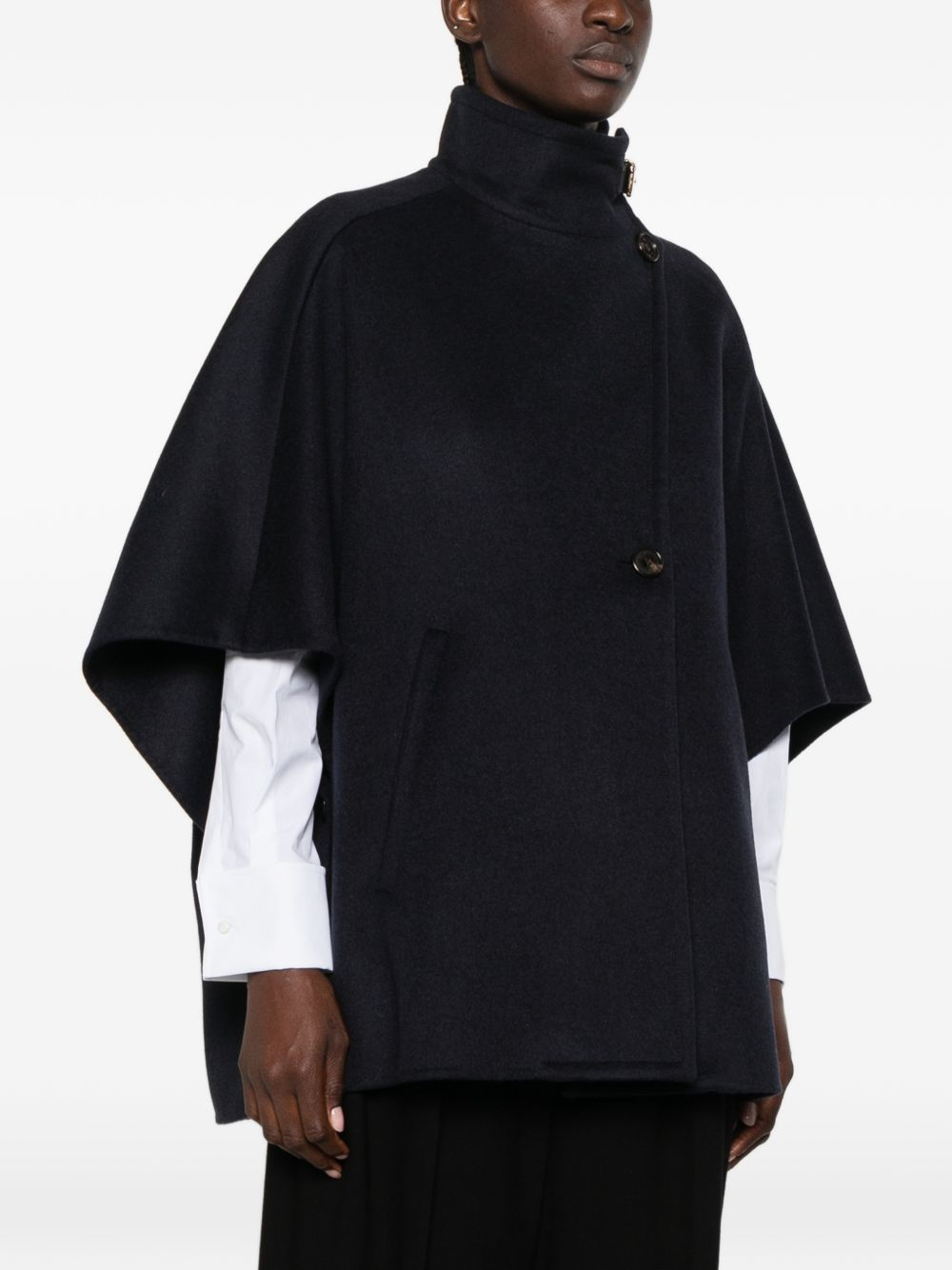 [MaxMara] Cape FW26 2624736101600889027