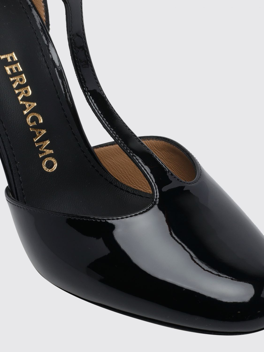 [Ferragamo] Pumps FW26 01M014 795443 NERO