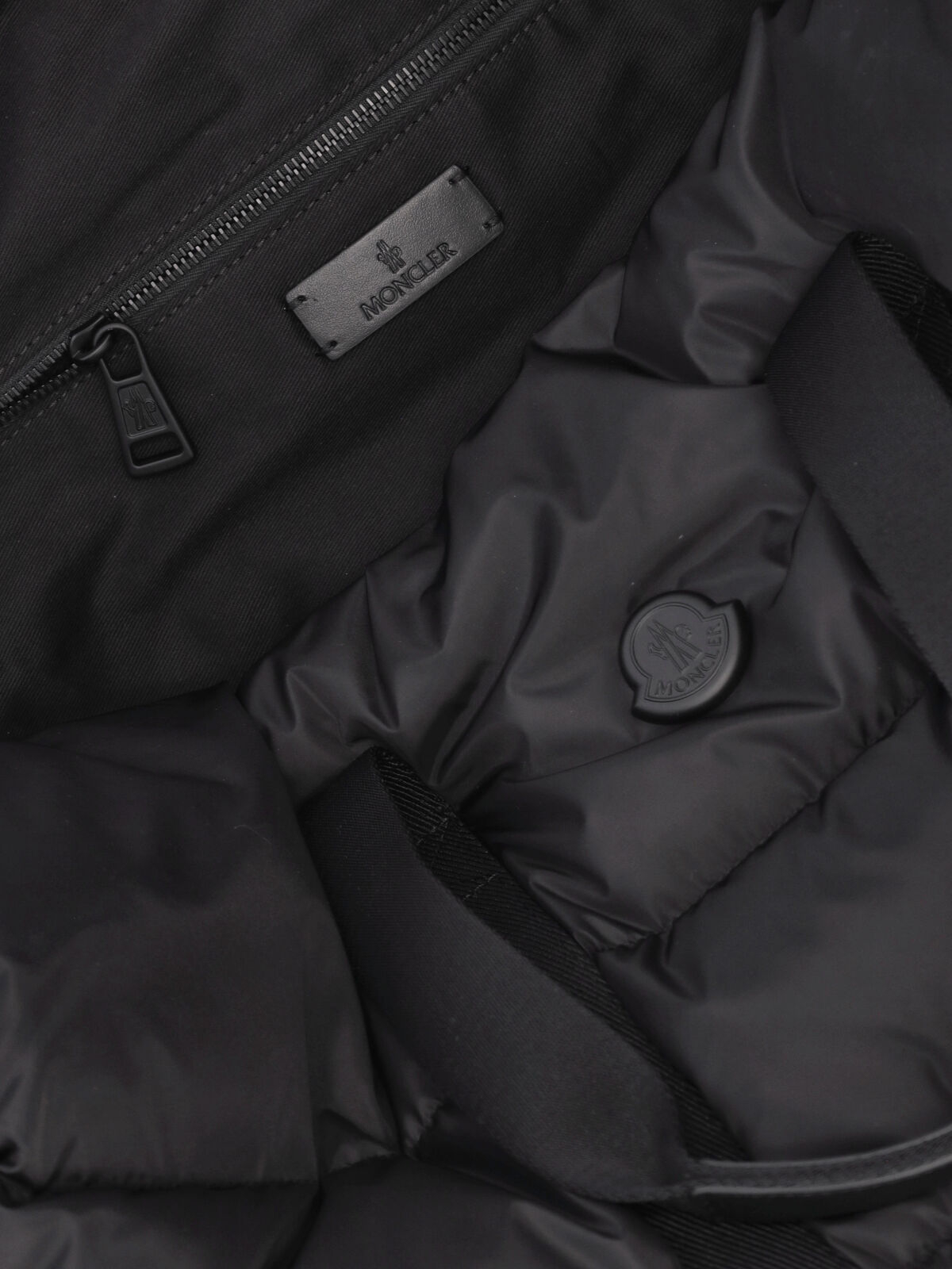 [Moncler] Luggage bag FW26 09A 5G000 03 M7451999