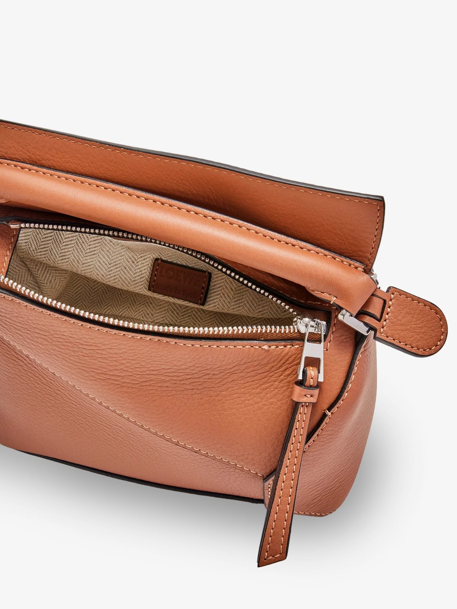 [Loewe] Shoulder bag FW26 A510P88X492530