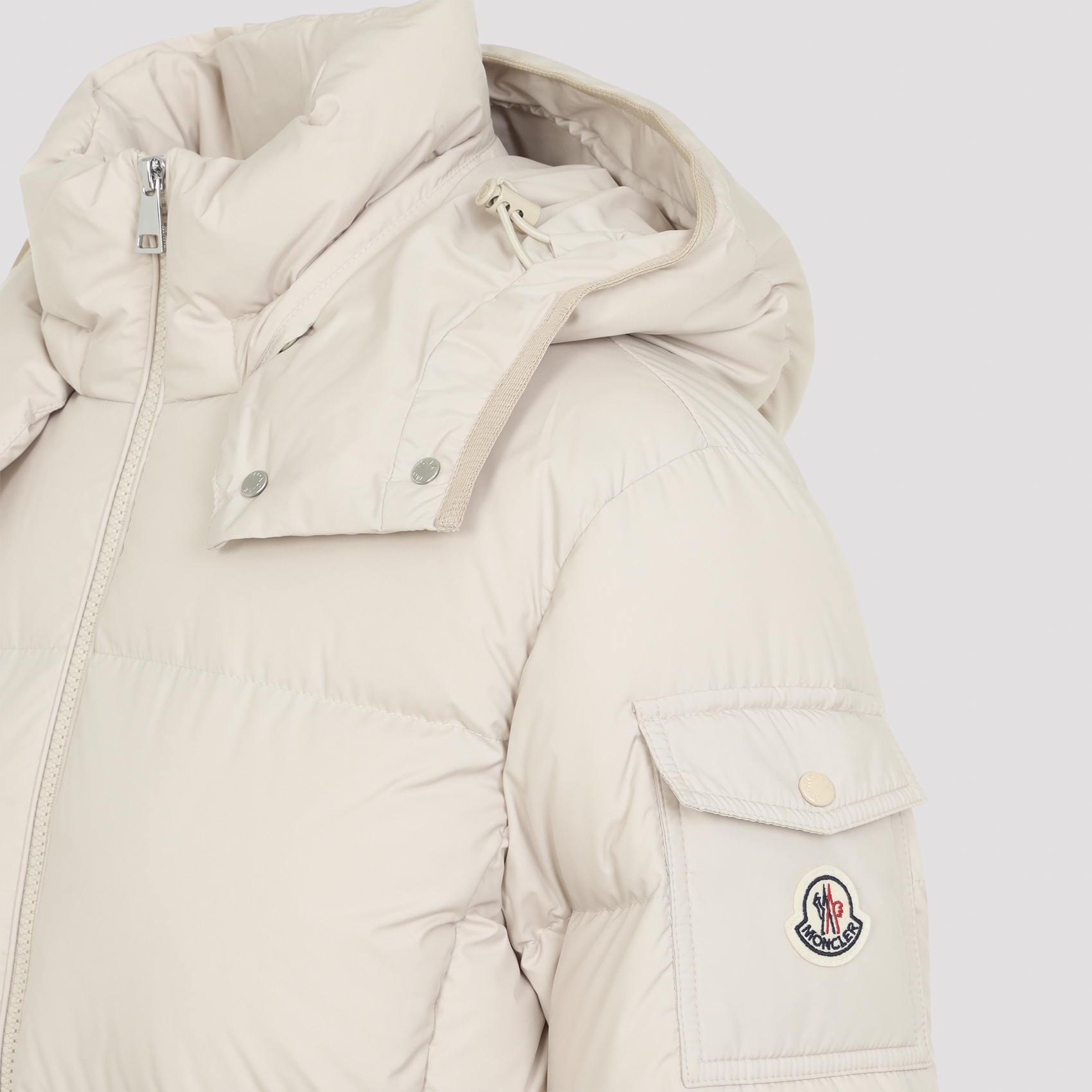 [Moncler] Down jacket FW26 L20931A00197.54A81