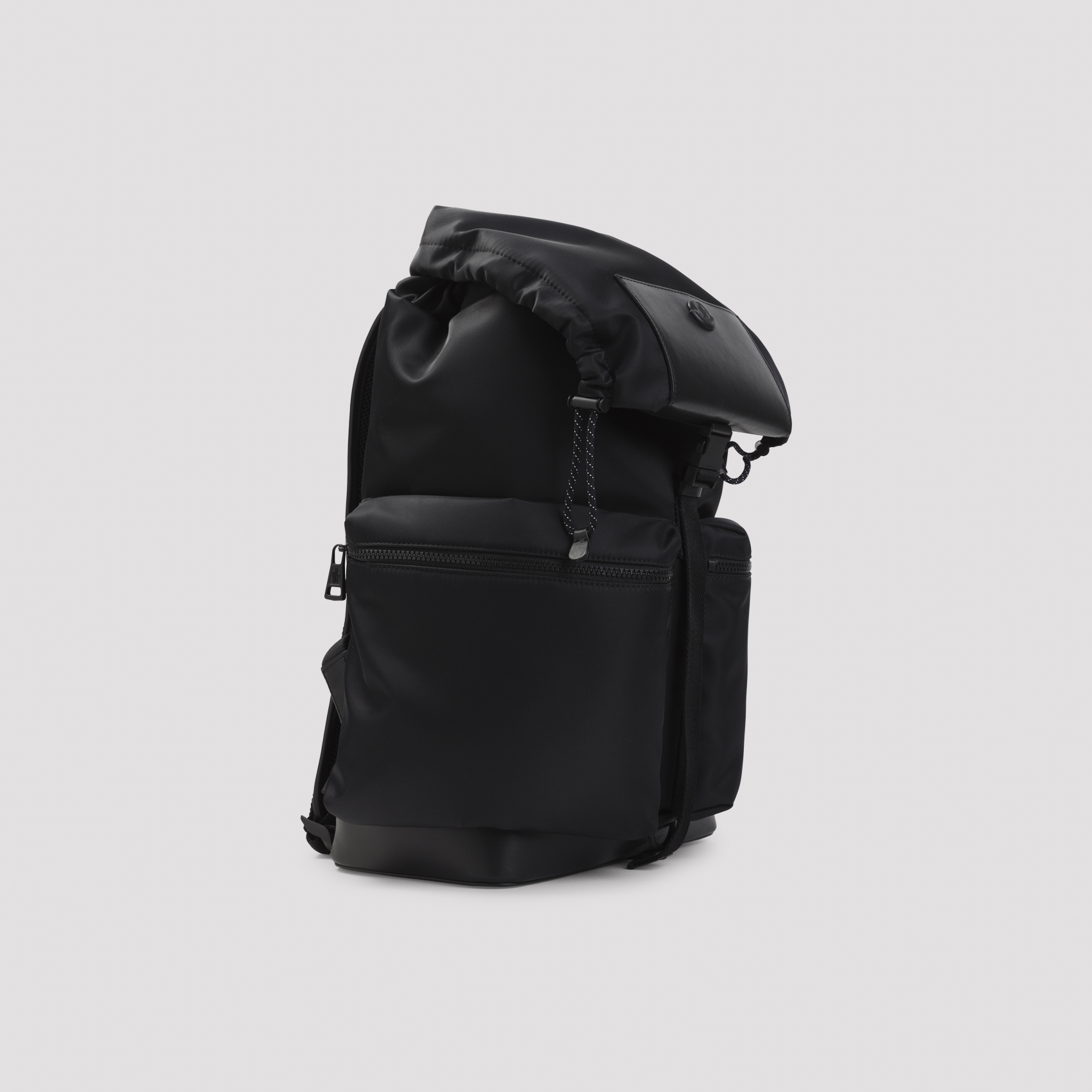 [Moncler] Backpack FW26 L209A5A00002.N0577