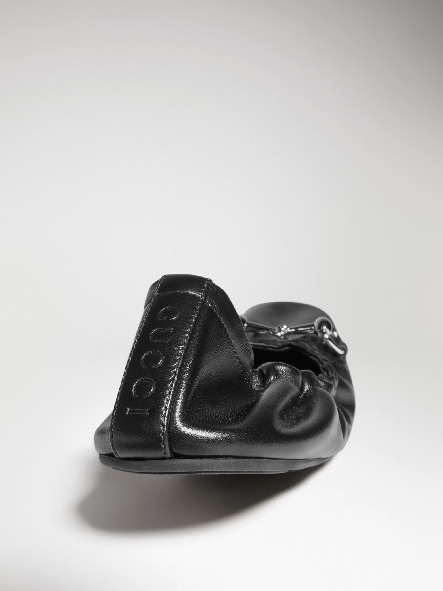 [Gucci] Flat shoes FW26 875322AAF3Q1000