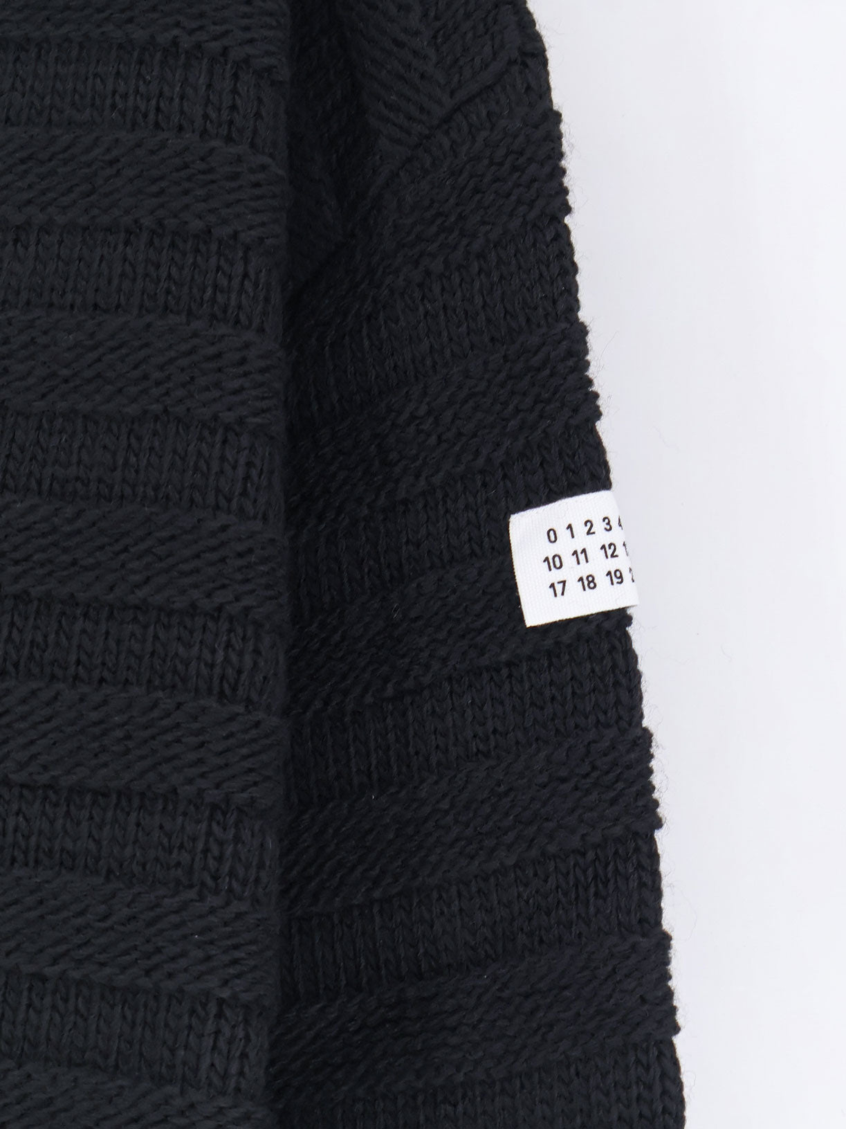 [MM6 Maison Margiela] Cardigan FW26 SH0HP0005M13040900