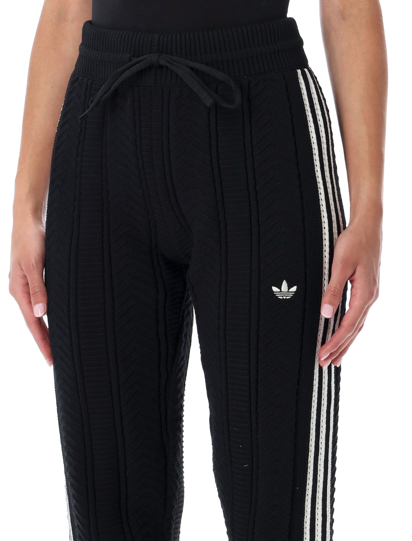 [ADIDAS ORIGINALS] Training Pants FW26 KR9626BLACK/CLOW
