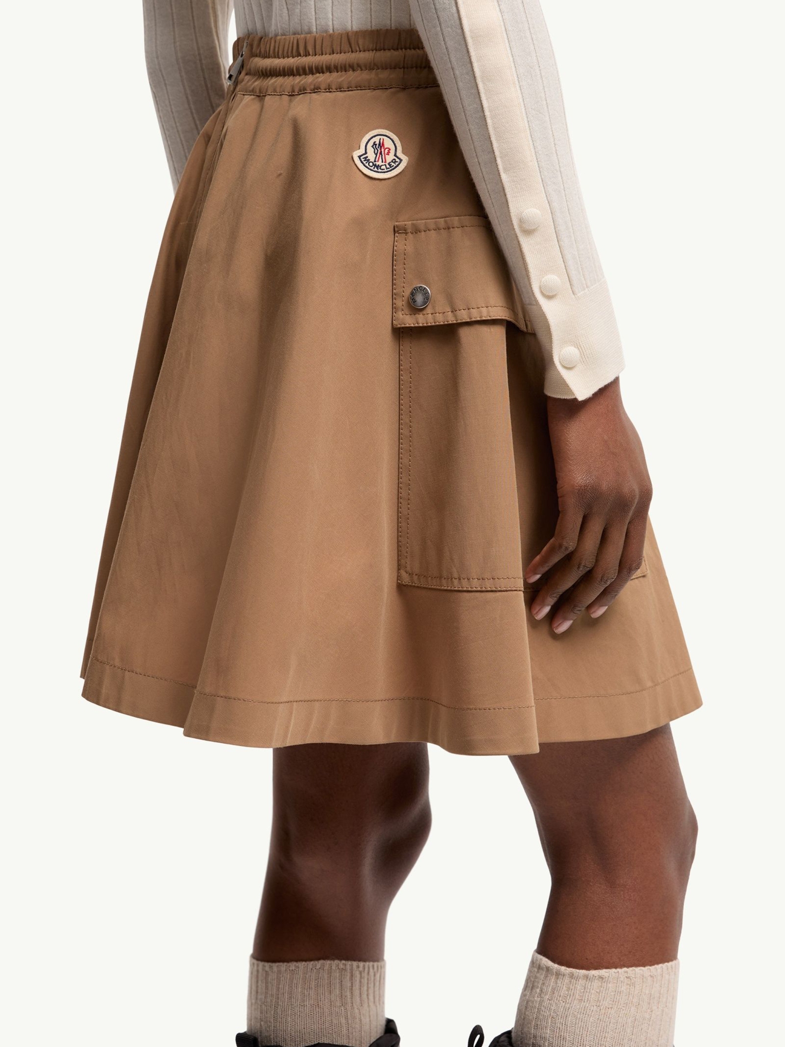 [Moncler] Mini skirt FW26 L20932D00024599MD24N