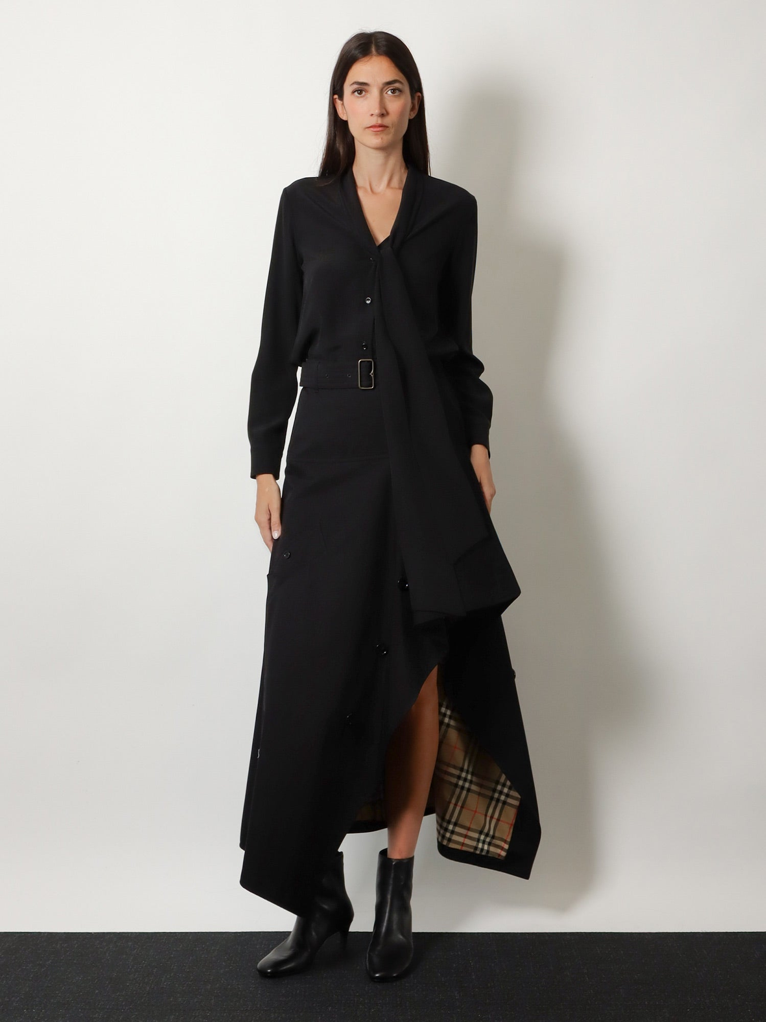 [Burberry] Long skirt FW26 8129543A1189