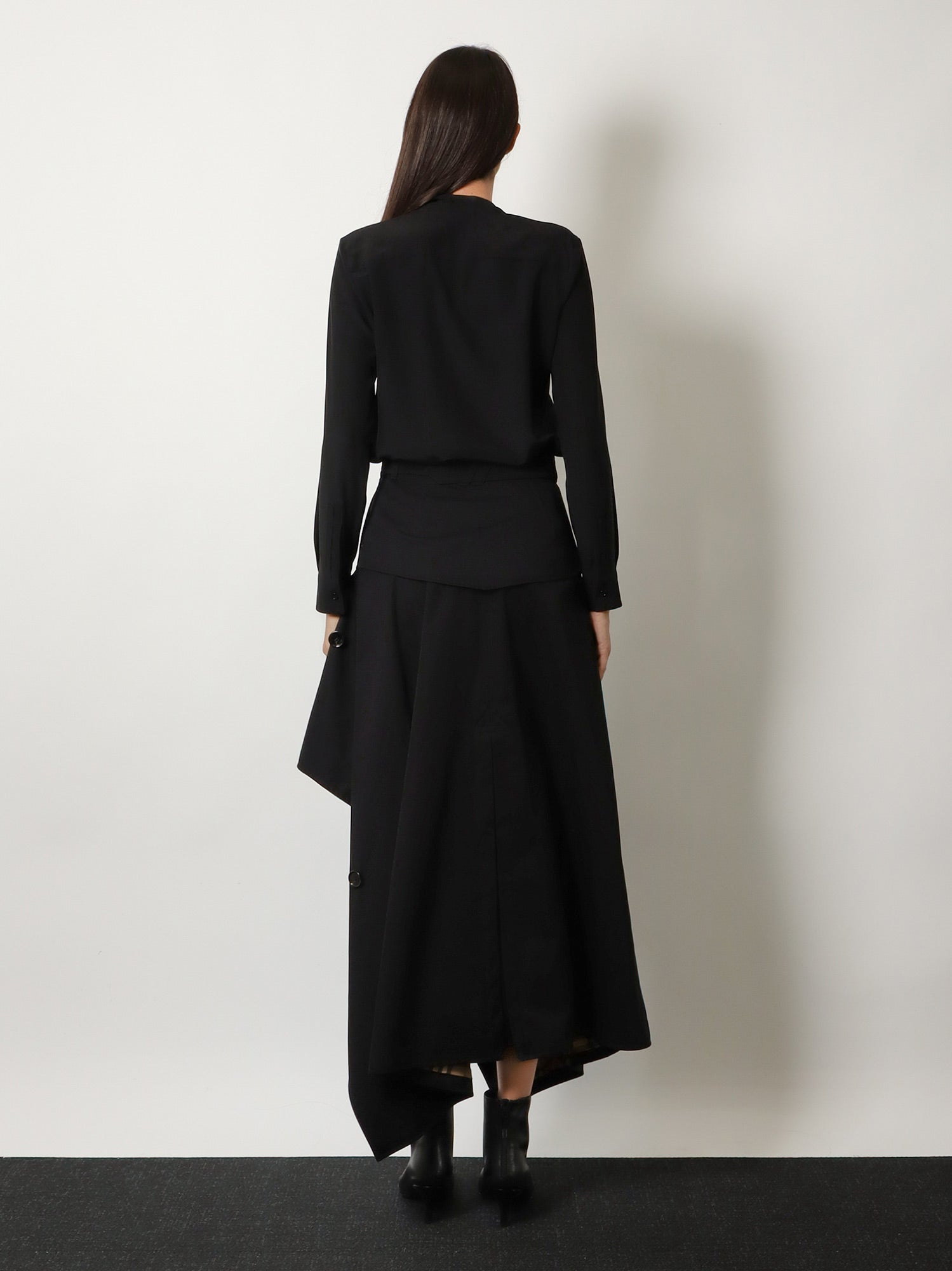 [Burberry] Long skirt FW26 8129543A1189