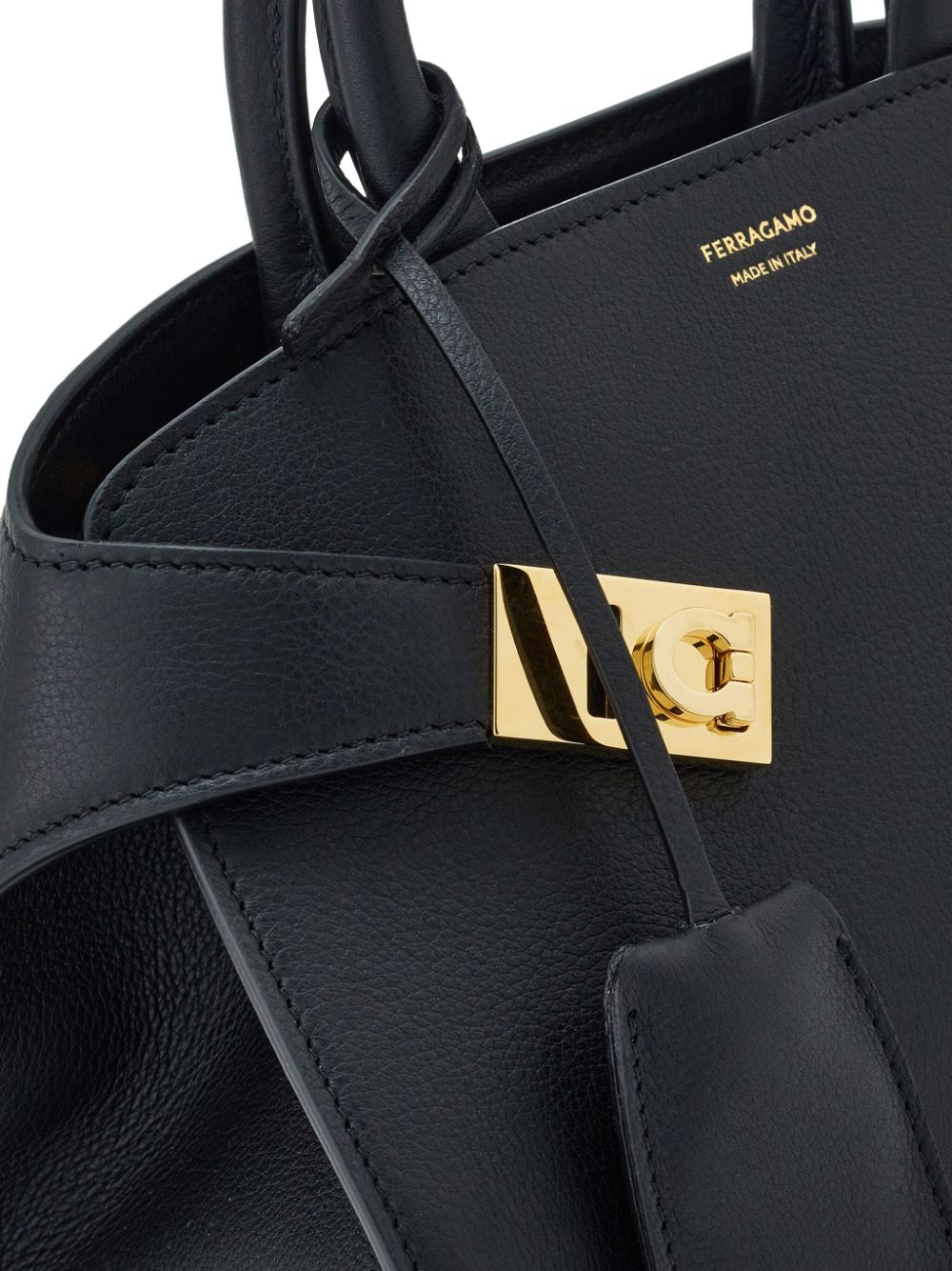 [Salvatore Ferragamo] Tote bag FW26 215975768853009