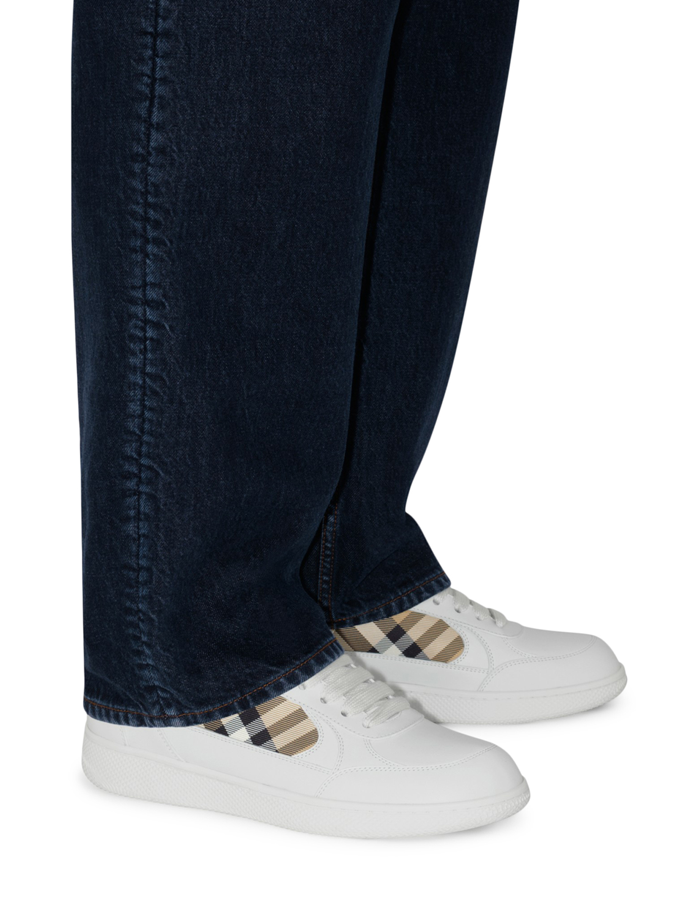 [Burberry] Sneakers FW26 8108649A1464 WHITE SAND IP CHK