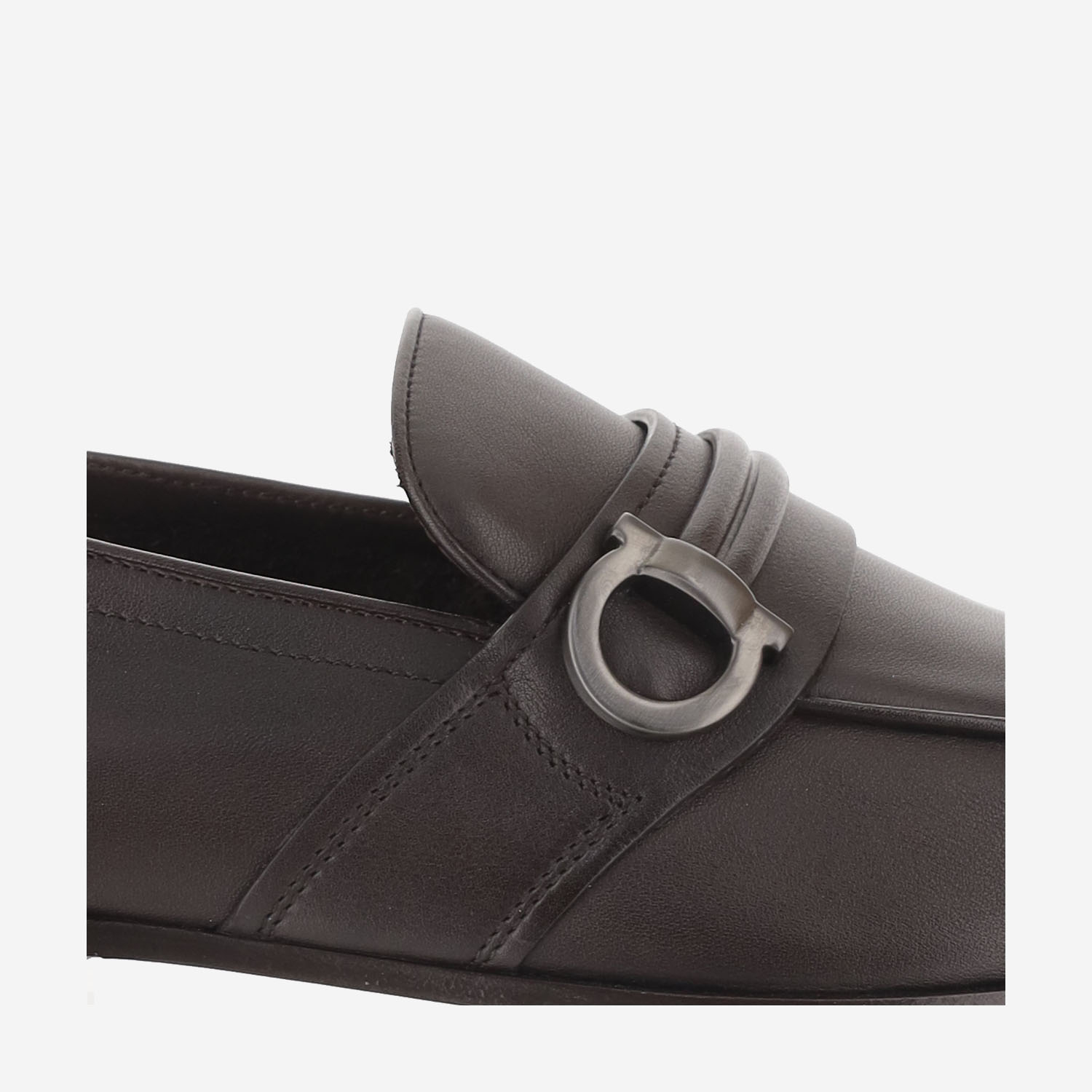 [Salvatore Ferragamo] Loafer FW26 02A942001