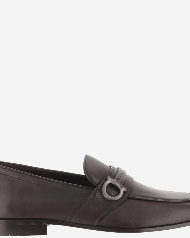 [Salvatore Ferragamo] Loafer FW26 02A942001