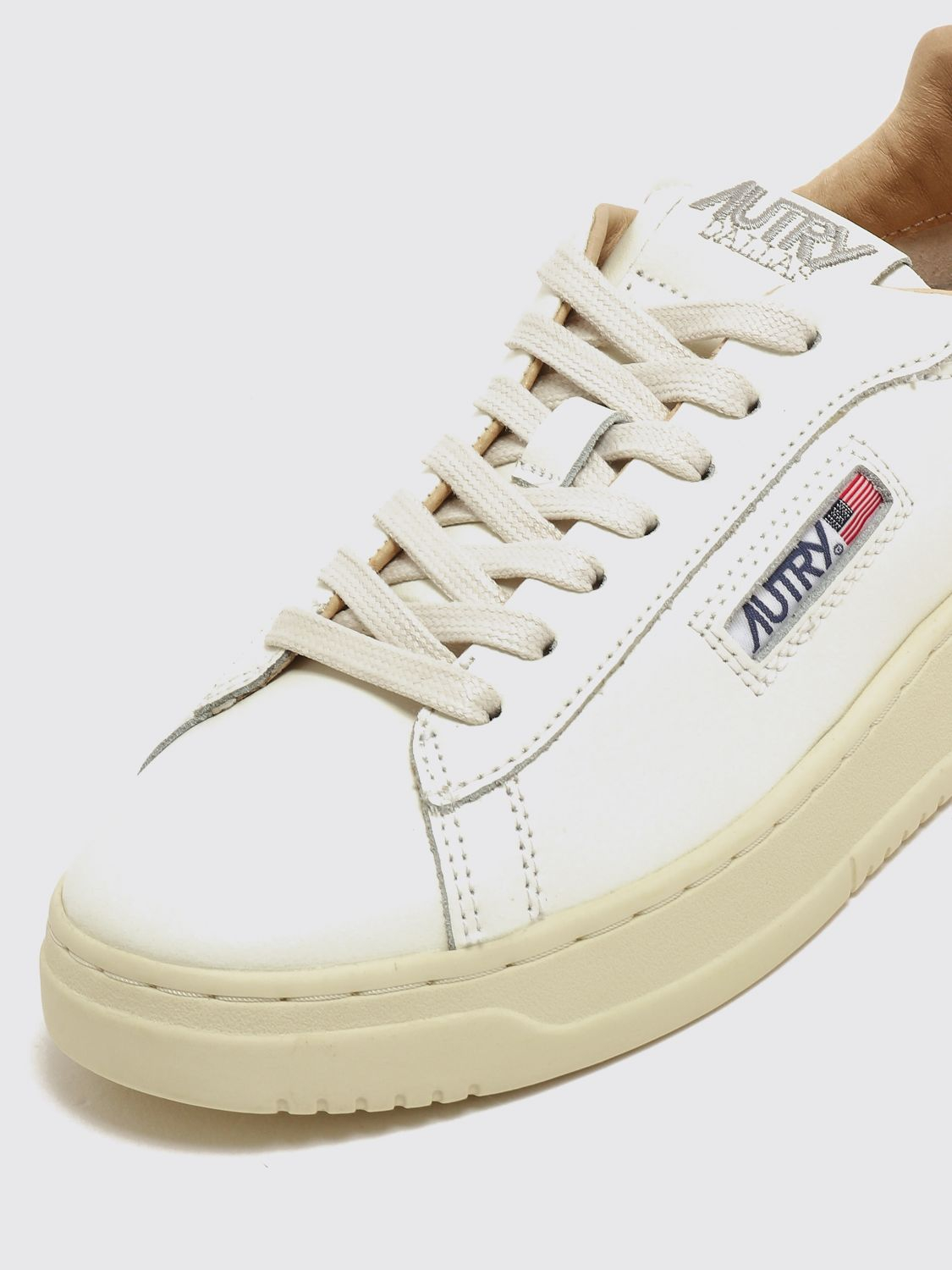[AUTRY] Sneakers FW26 ADLW MR07