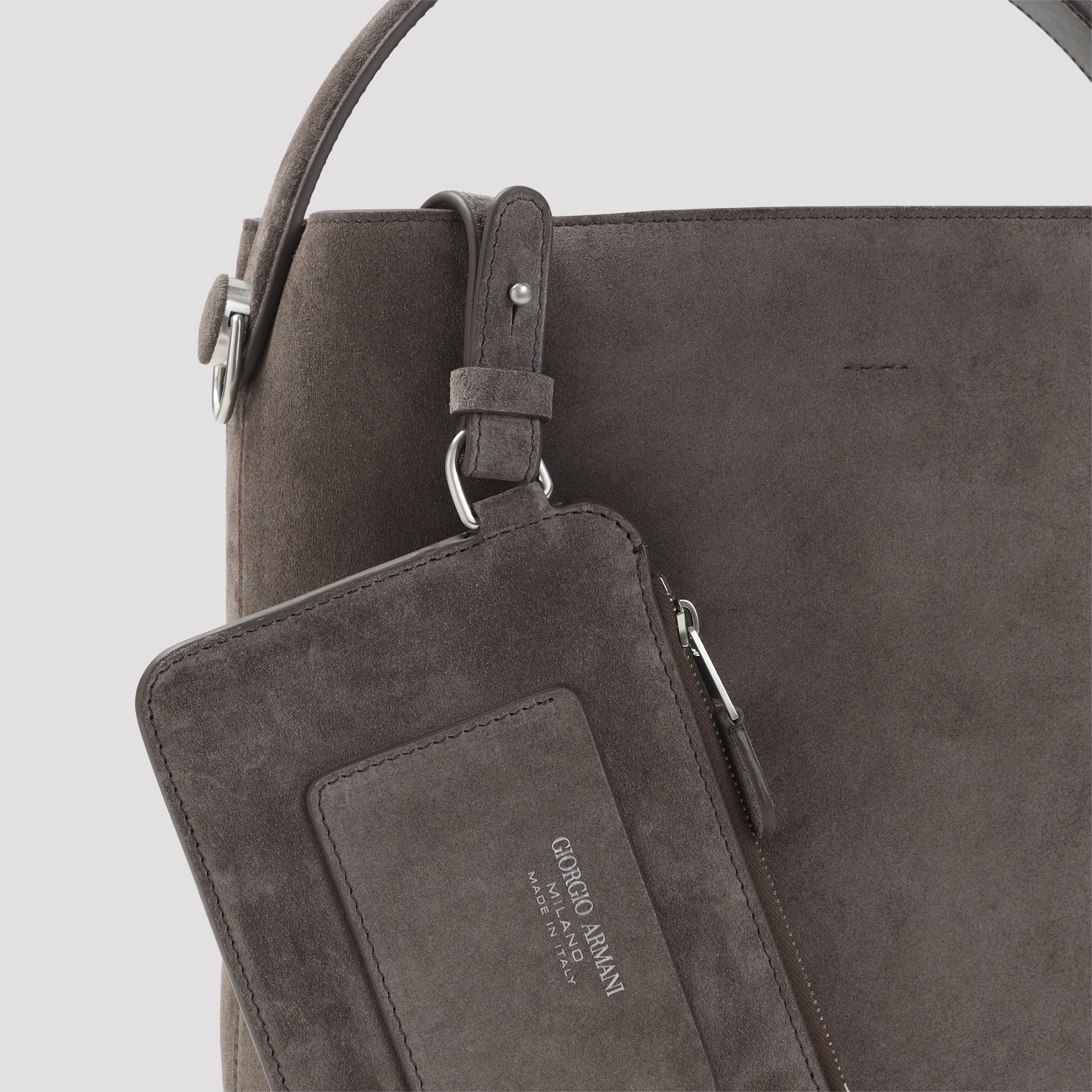[Giorgio Armani] Shoulder bag FW26 GW003955.AF14186